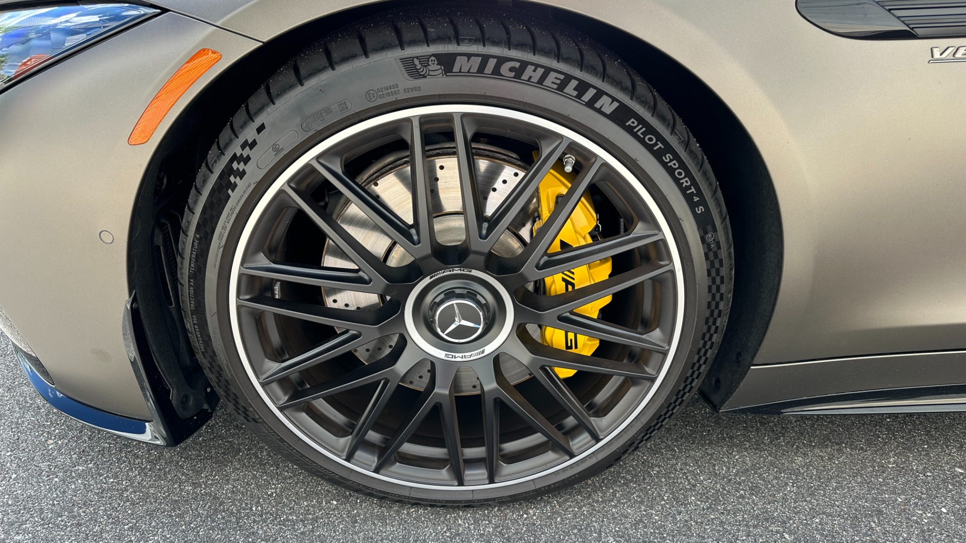 Used 2022 Mercedes-Benz SL AMG SL63 ROADSTER / PERF LINE / AMG NIGHT PKG / CARBON FIBER / SATIN PAINT for sale $179,000 at Formula Imports in Charlotte NC 28227 37