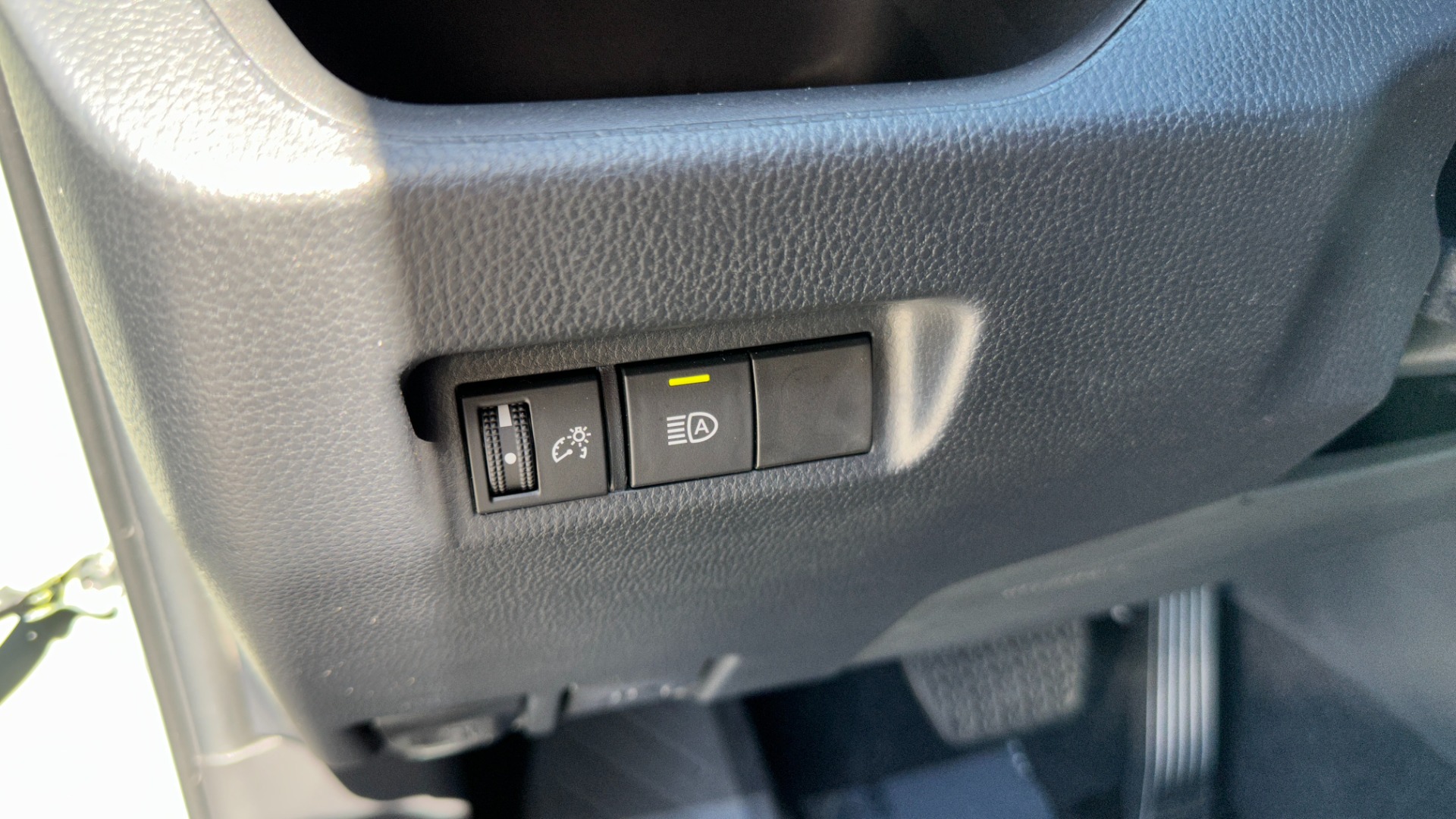 Used 2022 Toyota RAV4 XLE / CARPET MATS / FWD / 4CYL / CLOTH INTERIOR for sale $34,995 at Formula Imports in Charlotte NC 28227 15