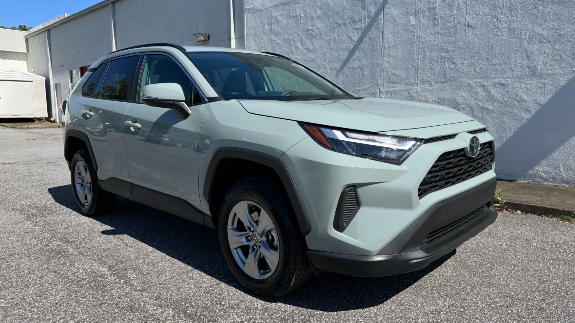 Used 2022 Toyota RAV4 XLE / CARPET MATS / FWD / 4CYL / CLOTH INTERIOR for sale $34,995 at Formula Imports in Charlotte NC 28227 2
