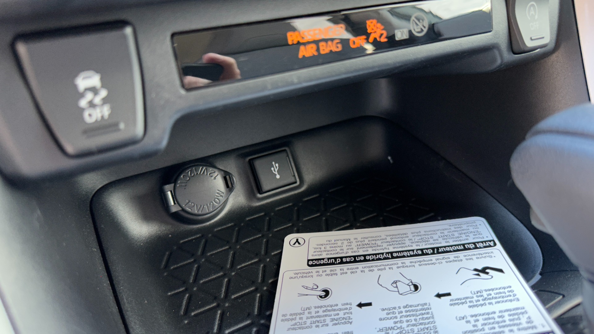 Used 2022 Toyota RAV4 XLE / CARPET MATS / FWD / 4CYL / CLOTH INTERIOR for sale $34,995 at Formula Imports in Charlotte NC 28227 20