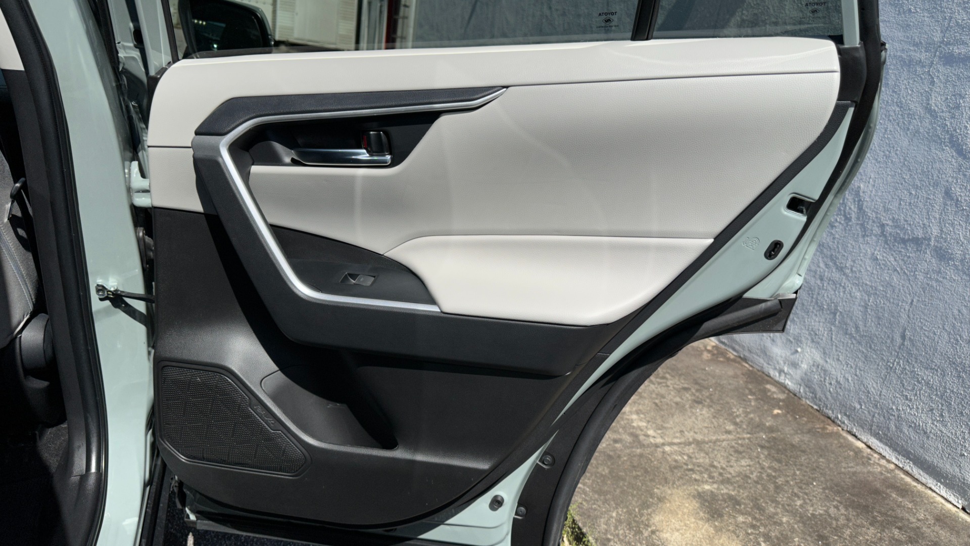 Used 2022 Toyota RAV4 XLE / CARPET MATS / FWD / 4CYL / CLOTH INTERIOR for sale $34,995 at Formula Imports in Charlotte NC 28227 28