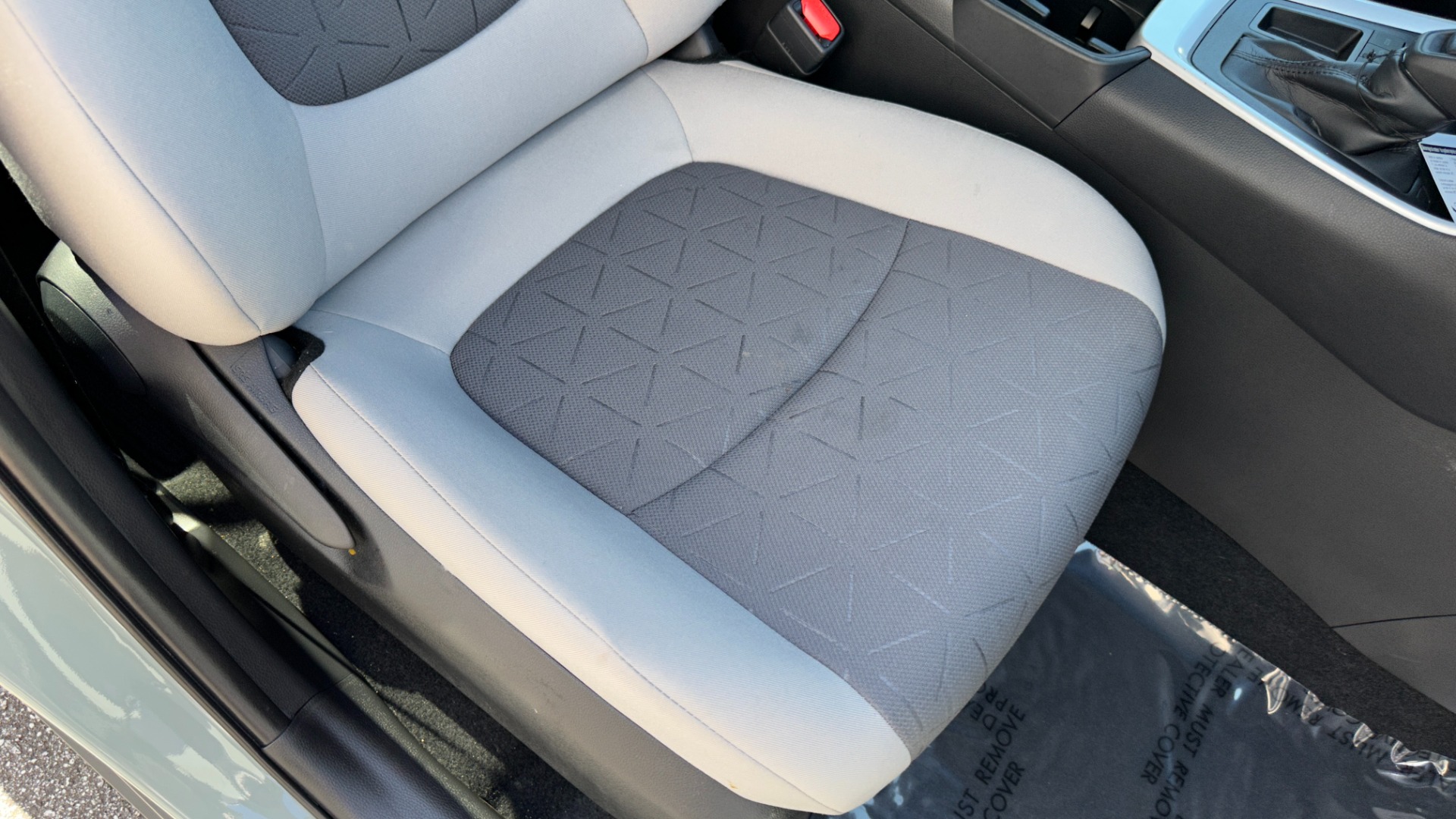 Used 2022 Toyota RAV4 XLE / CARPET MATS / FWD / 4CYL / CLOTH INTERIOR for sale $34,995 at Formula Imports in Charlotte NC 28227 35