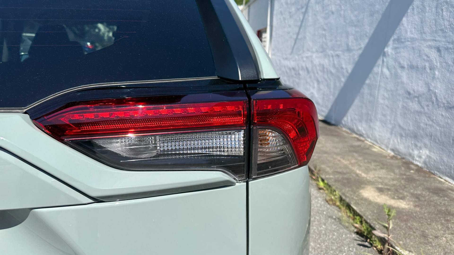 Used 2022 Toyota RAV4 XLE / CARPET MATS / FWD / 4CYL / CLOTH INTERIOR for sale $34,995 at Formula Imports in Charlotte NC 28227 40