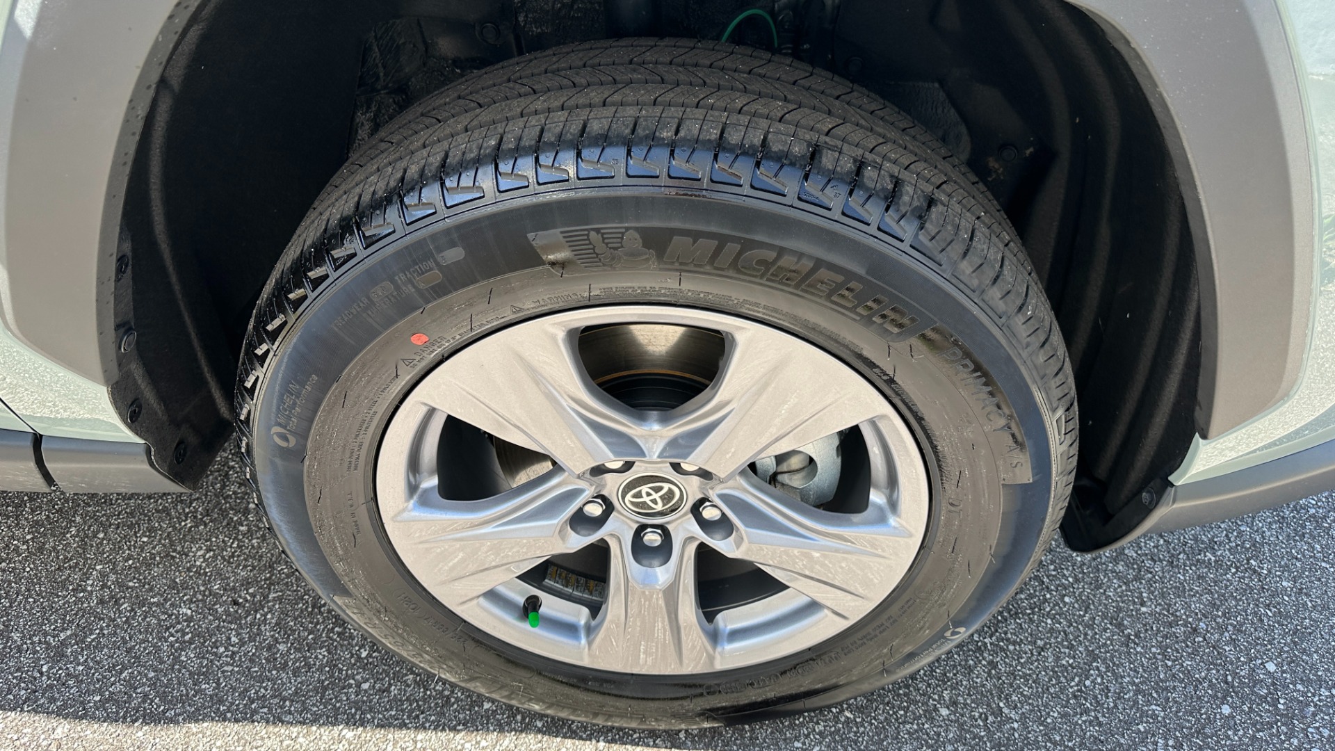 Used 2022 Toyota RAV4 XLE / CARPET MATS / FWD / 4CYL / CLOTH INTERIOR for sale $34,995 at Formula Imports in Charlotte NC 28227 46