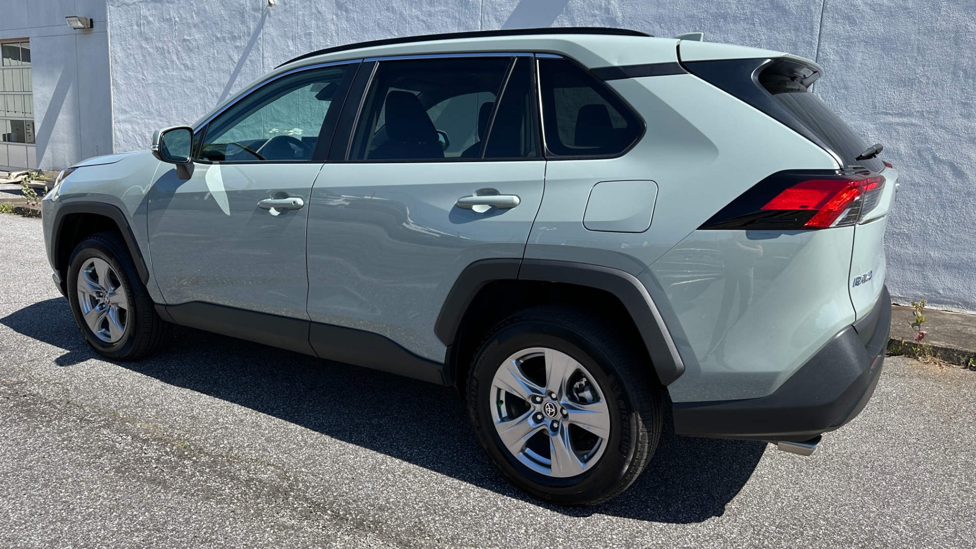 Used 2022 Toyota RAV4 XLE / CARPET MATS / FWD / 4CYL / CLOTH INTERIOR for sale $34,995 at Formula Imports in Charlotte NC 28227 7