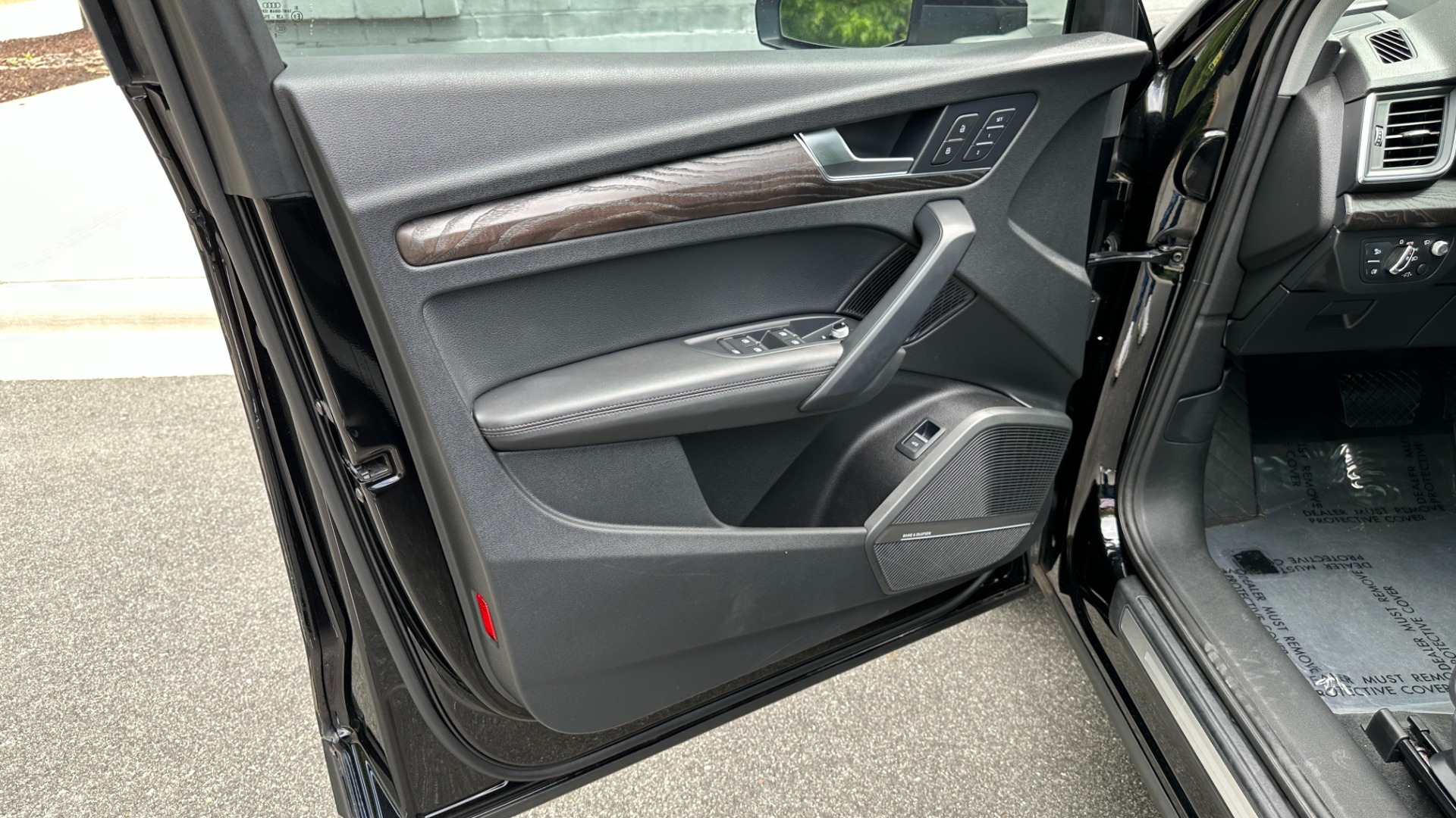 Used 2018 Audi Q5 PRESTIGE / DRIVER ASSISTANCE / COLD WEATHER / WOOD INLAYS for sale $25,995 at Formula Imports in Charlotte NC 28227 10