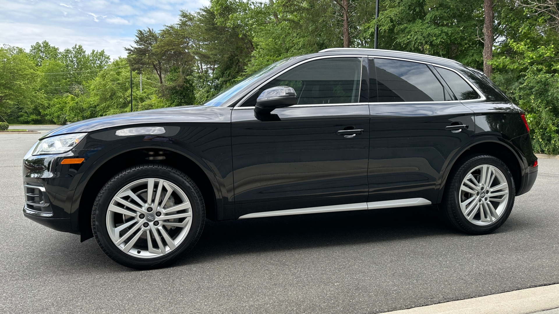 Used 2018 Audi Q5 PRESTIGE / DRIVER ASSISTANCE / COLD WEATHER / WOOD INLAYS for sale $25,995 at Formula Imports in Charlotte NC 28227 3