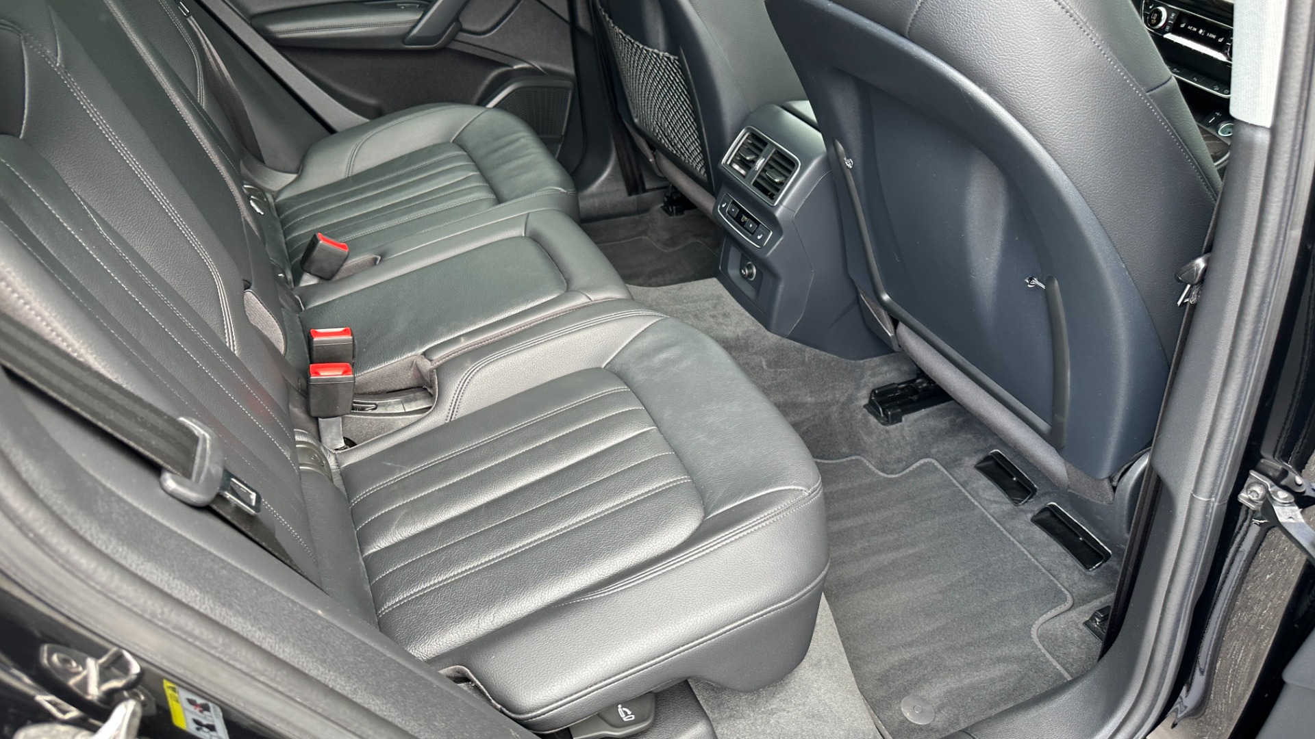 Used 2018 Audi Q5 PRESTIGE / DRIVER ASSISTANCE / COLD WEATHER / WOOD INLAYS for sale $25,995 at Formula Imports in Charlotte NC 28227 30