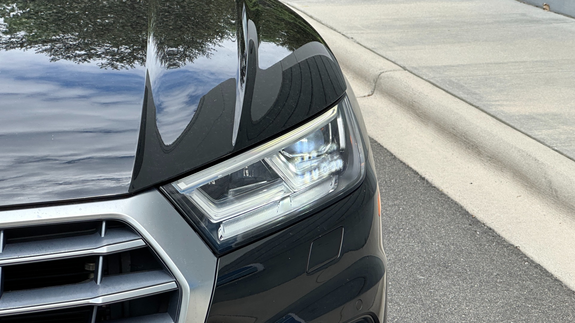 Used 2018 Audi Q5 PRESTIGE / DRIVER ASSISTANCE / COLD WEATHER / WOOD INLAYS for sale Sold at Formula Imports in Charlotte NC 28227 39