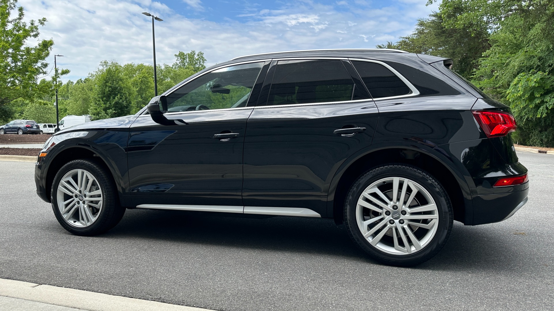 Used 2018 Audi Q5 PRESTIGE / DRIVER ASSISTANCE / COLD WEATHER / WOOD INLAYS for sale $25,995 at Formula Imports in Charlotte NC 28227 4