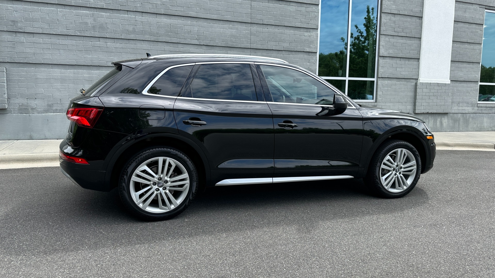 Used 2018 Audi Q5 PRESTIGE / DRIVER ASSISTANCE / COLD WEATHER / WOOD INLAYS for sale $25,995 at Formula Imports in Charlotte NC 28227 7
