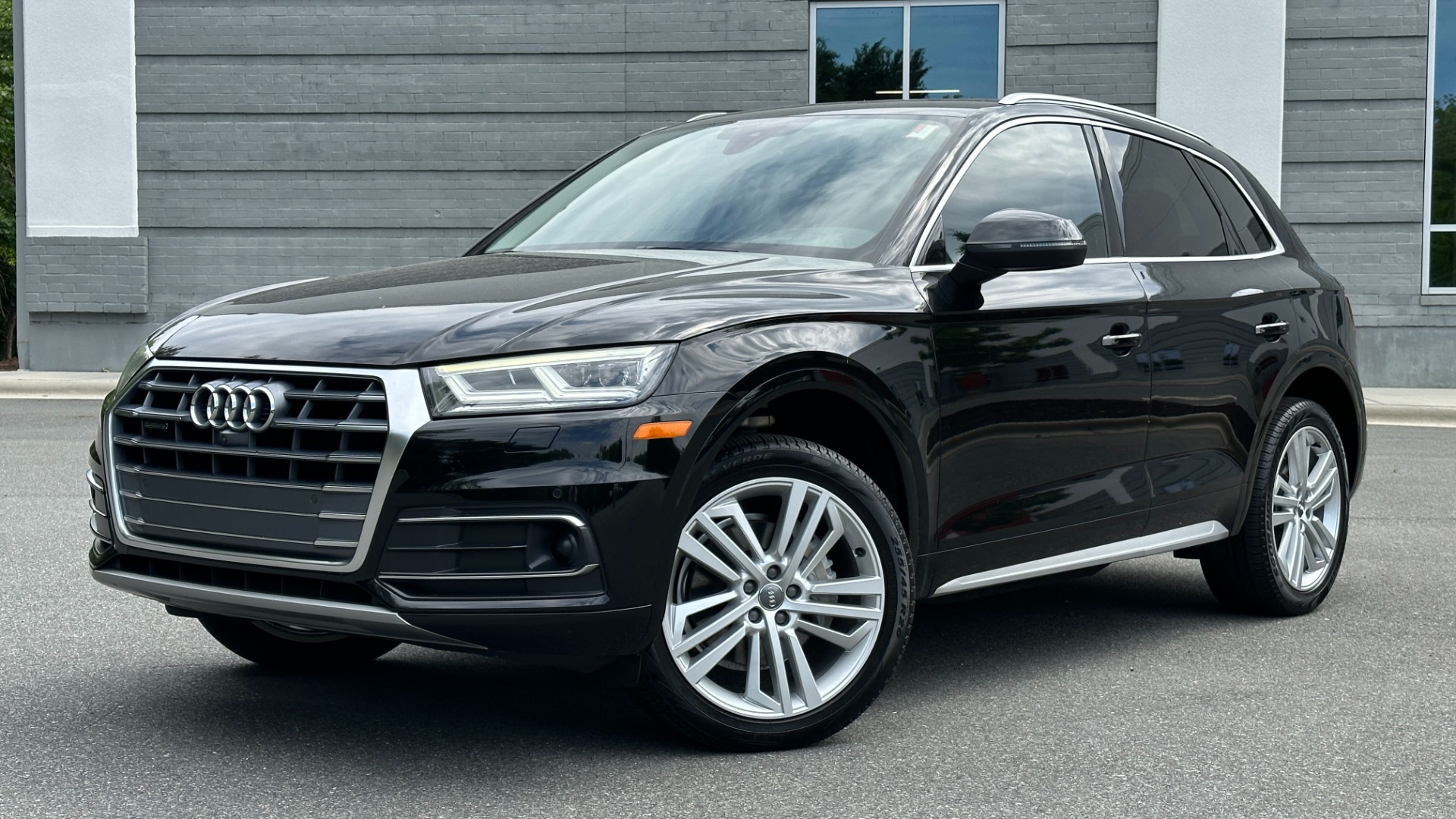 Used 2018 Audi Q5 PRESTIGE / DRIVER ASSISTANCE / COLD WEATHER / WOOD INLAYS for sale $25,995 at Formula Imports in Charlotte NC 28227 1