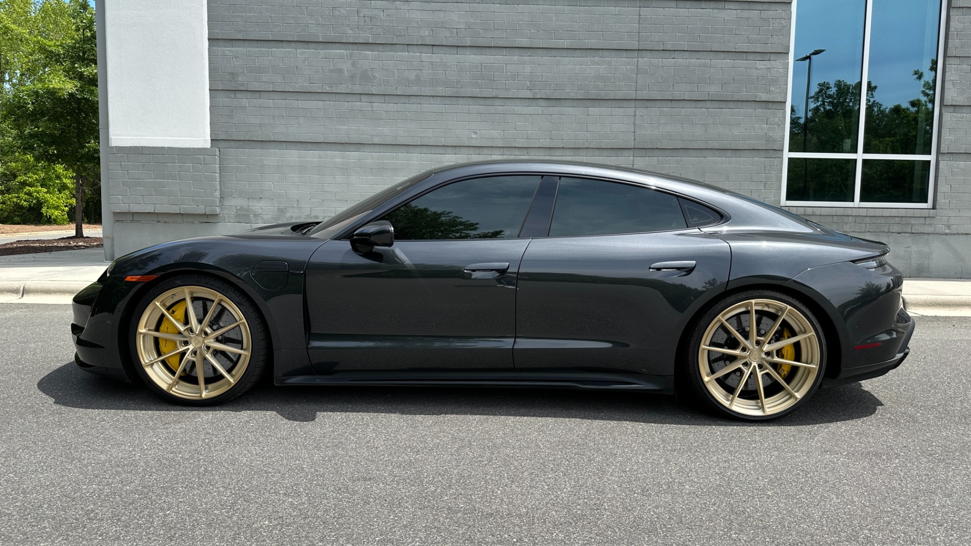 Used 2020 Porsche Taycan TURBO S / ANRKY WHEELS / BURMESTER / PDCC / INNODRIVE for sale $127,999 at Formula Imports in Charlotte NC 28227 6