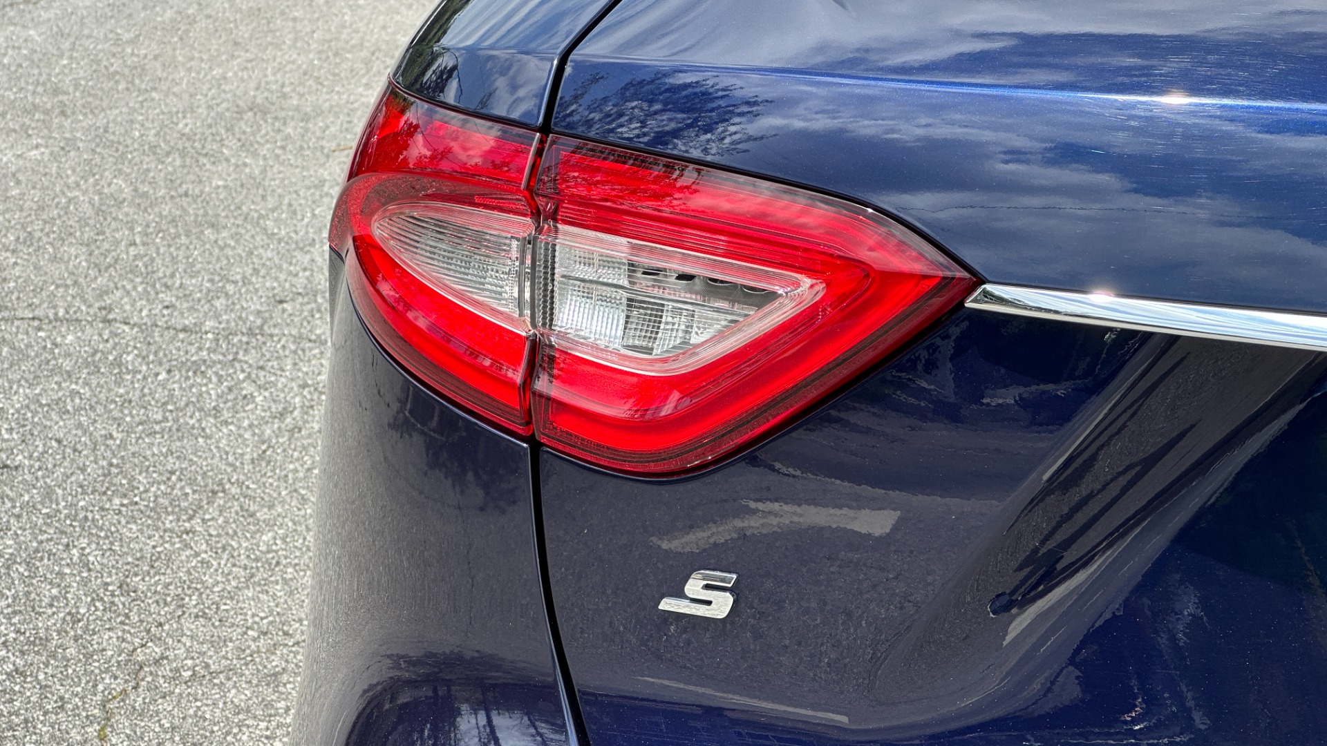 Used 2017 Maserati Levante S for sale $33,995 at Formula Imports in Charlotte NC 28227 50