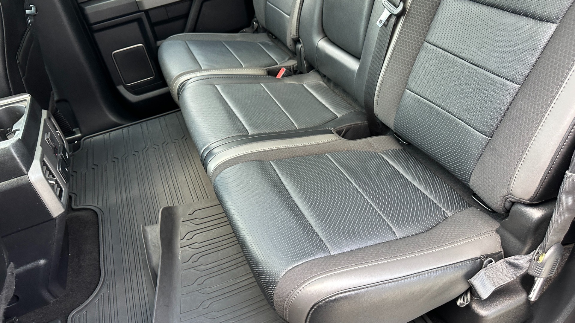 Used 2019 Ford F-150 RAPTOR / ECOBOOST / TECH PKG / PANORAMIC ROOF / BLOCK HEATER for sale Sold at Formula Imports in Charlotte NC 28227 27