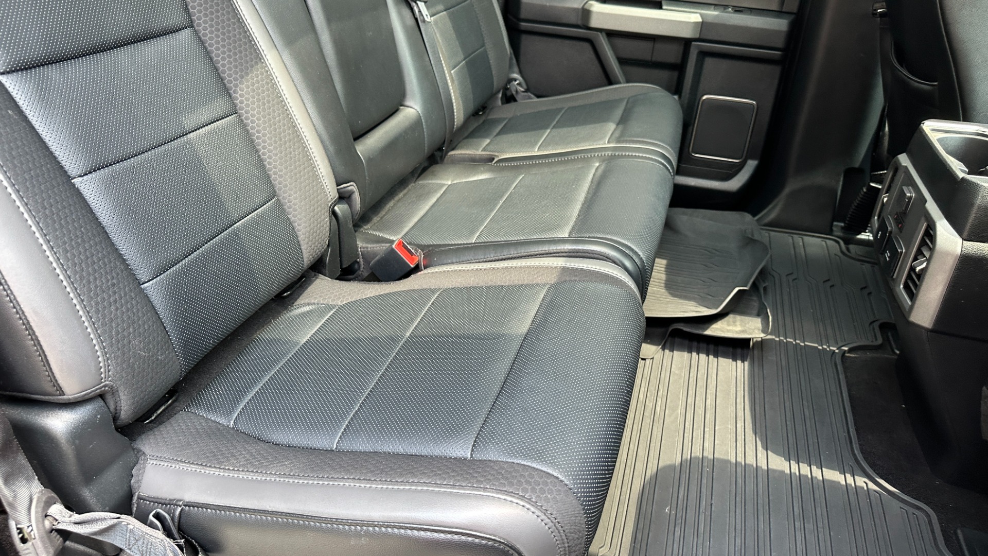 Used 2019 Ford F-150 RAPTOR / ECOBOOST / TECH PKG / PANORAMIC ROOF / BLOCK HEATER for sale Sold at Formula Imports in Charlotte NC 28227 33