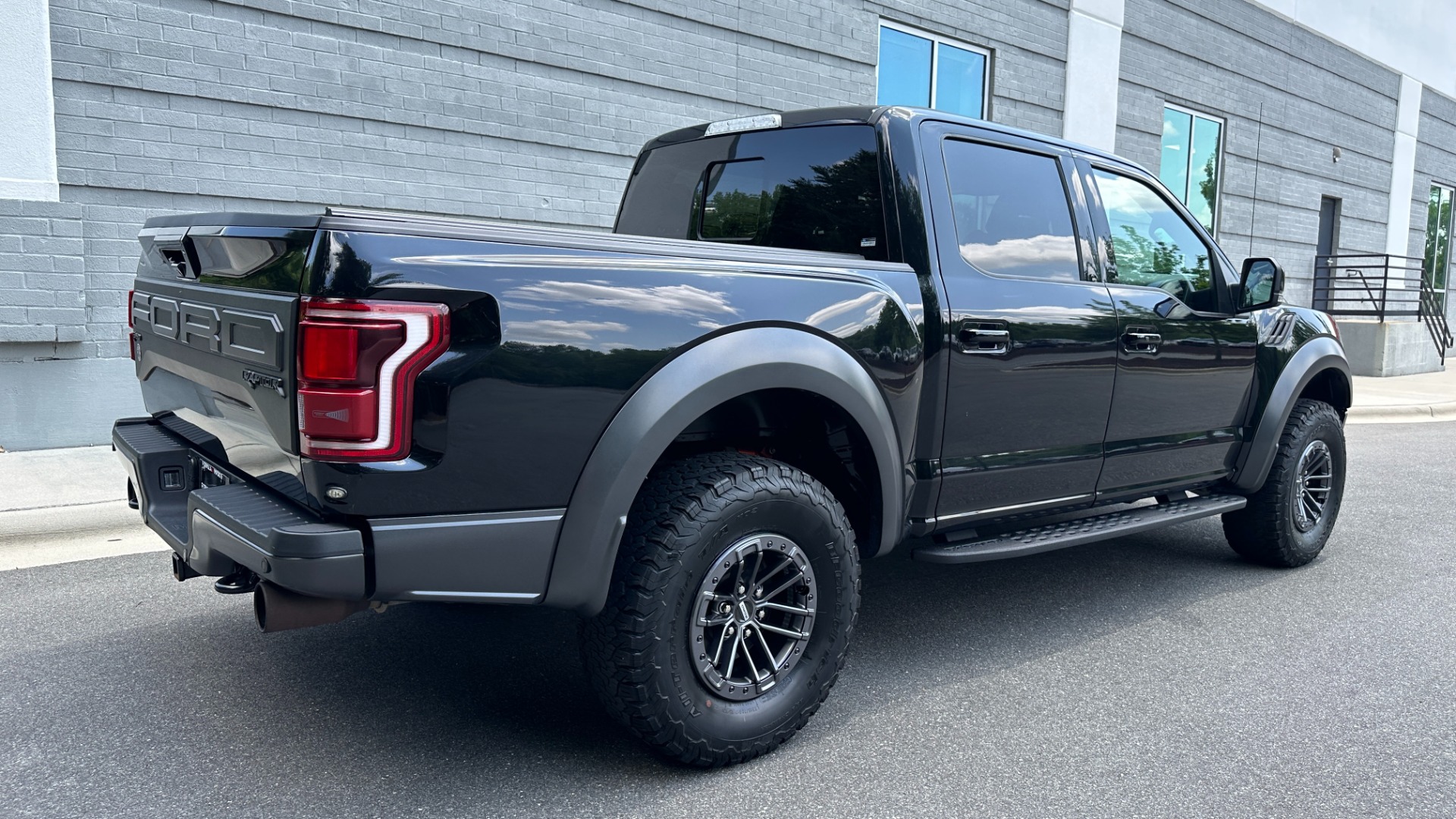 Used 2019 Ford F-150 RAPTOR / ECOBOOST / TECH PKG / PANORAMIC ROOF / BLOCK HEATER for sale Sold at Formula Imports in Charlotte NC 28227 7