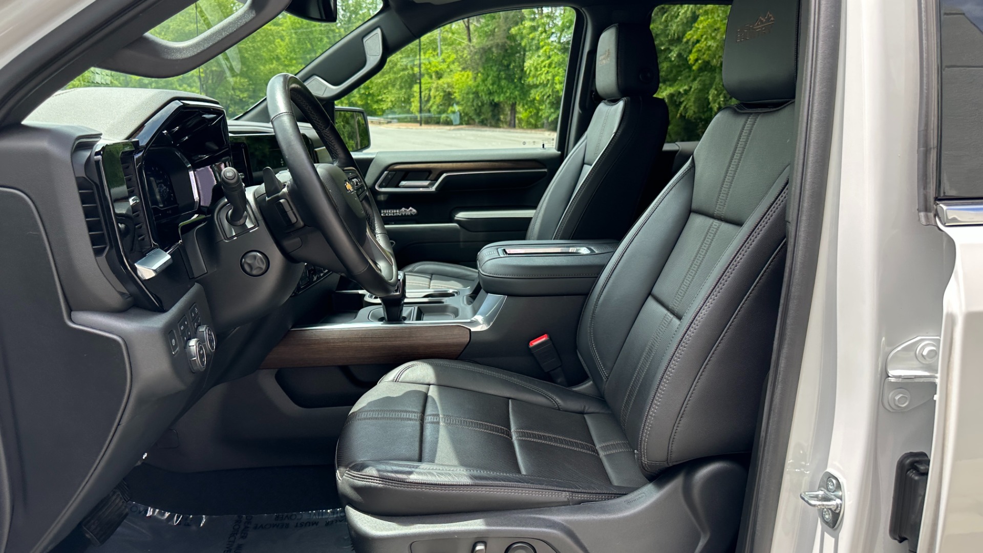 Used 2022 Chevrolet Silverado 1500 HIGH COUNTRY PREMIUM / PEARL PAINT / ADAPTIVE RIDE / MULTIFLEX TAIL GATE for sale Sold at Formula Imports in Charlotte NC 28227 12