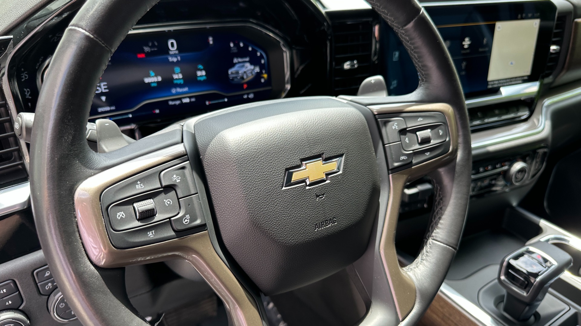 Used 2022 Chevrolet Silverado 1500 HIGH COUNTRY PREMIUM / PEARL PAINT / ADAPTIVE RIDE / MULTIFLEX TAIL GATE for sale $62,500 at Formula Imports in Charlotte NC 28227 17