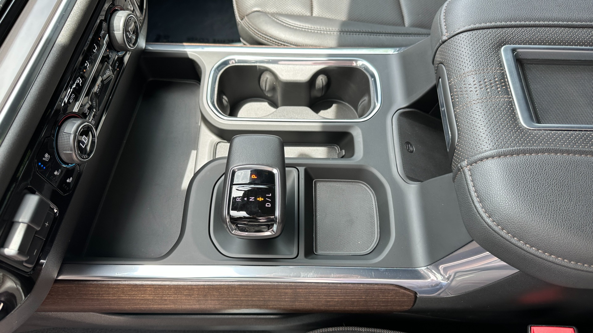 Used 2022 Chevrolet Silverado 1500 HIGH COUNTRY PREMIUM / PEARL PAINT / ADAPTIVE RIDE / MULTIFLEX TAIL GATE for sale Sold at Formula Imports in Charlotte NC 28227 22