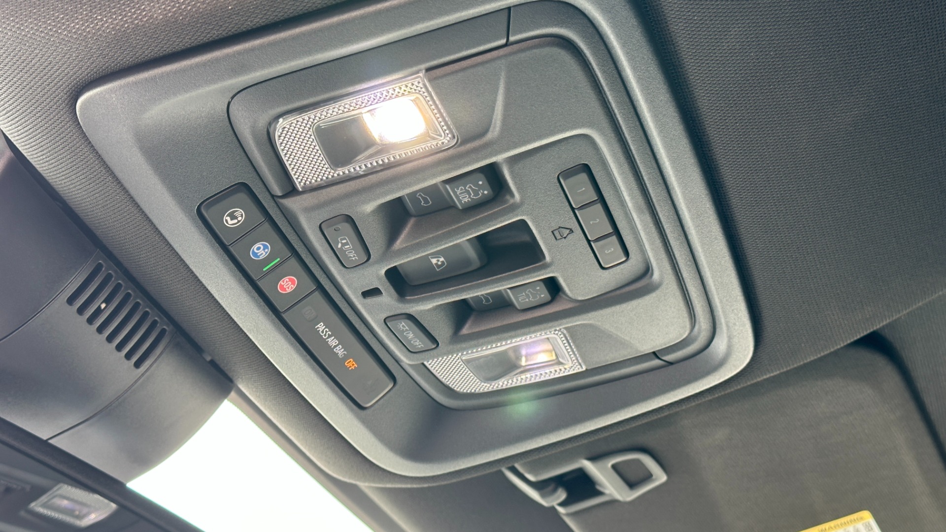 Used 2022 Chevrolet Silverado 1500 HIGH COUNTRY PREMIUM / PEARL PAINT / ADAPTIVE RIDE / MULTIFLEX TAIL GATE for sale $62,500 at Formula Imports in Charlotte NC 28227 24