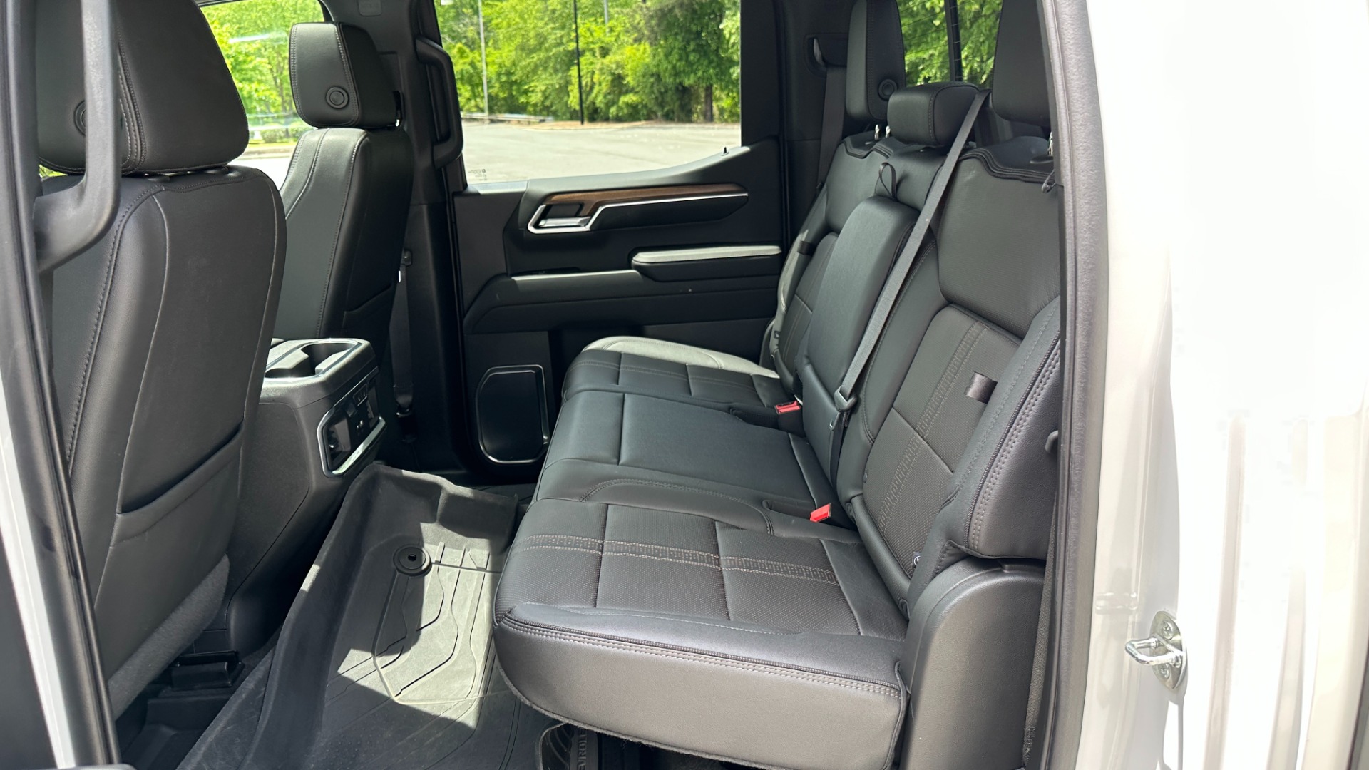 Used 2022 Chevrolet Silverado 1500 HIGH COUNTRY PREMIUM / PEARL PAINT / ADAPTIVE RIDE / MULTIFLEX TAIL GATE for sale $62,500 at Formula Imports in Charlotte NC 28227 26