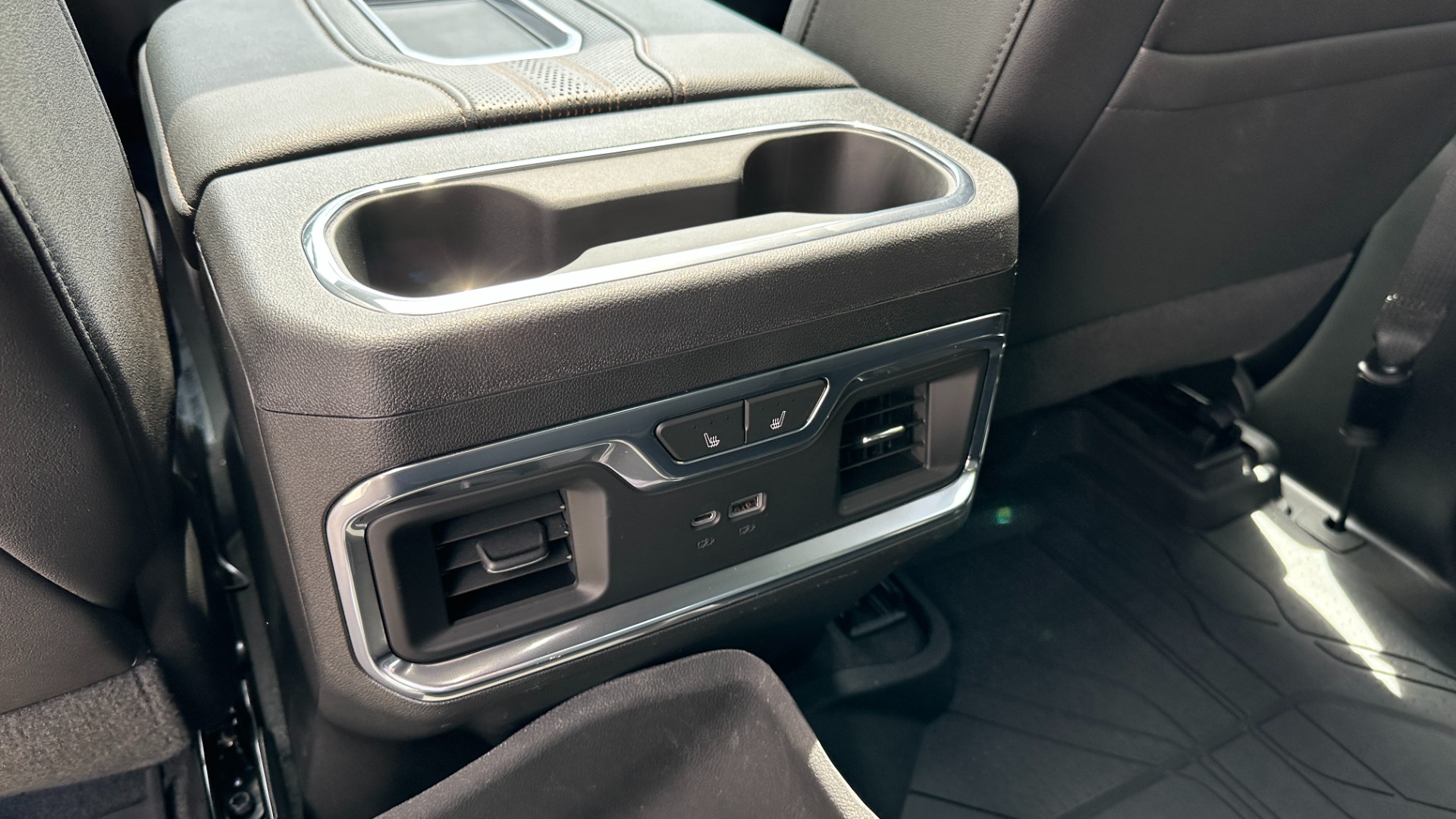 Used 2022 Chevrolet Silverado 1500 HIGH COUNTRY PREMIUM / PEARL PAINT / ADAPTIVE RIDE / MULTIFLEX TAIL GATE for sale $62,500 at Formula Imports in Charlotte NC 28227 31