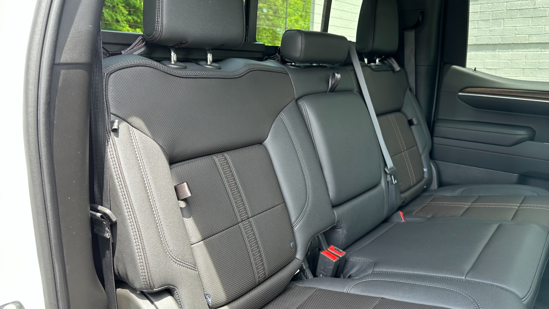 Used 2022 Chevrolet Silverado 1500 HIGH COUNTRY PREMIUM / PEARL PAINT / ADAPTIVE RIDE / MULTIFLEX TAIL GATE for sale $62,500 at Formula Imports in Charlotte NC 28227 33