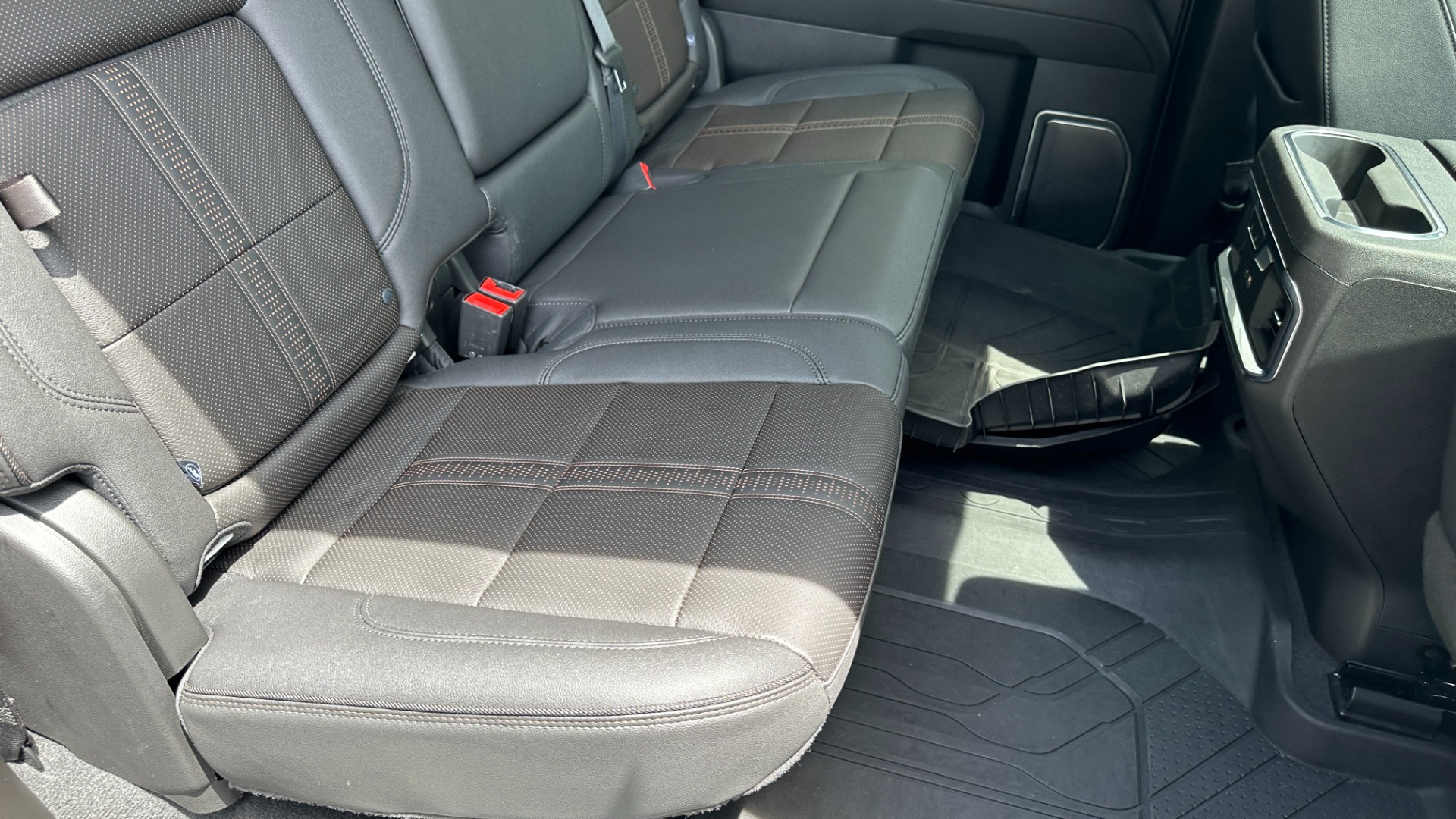 Used 2022 Chevrolet Silverado 1500 HIGH COUNTRY PREMIUM / PEARL PAINT / ADAPTIVE RIDE / MULTIFLEX TAIL GATE for sale $62,500 at Formula Imports in Charlotte NC 28227 34