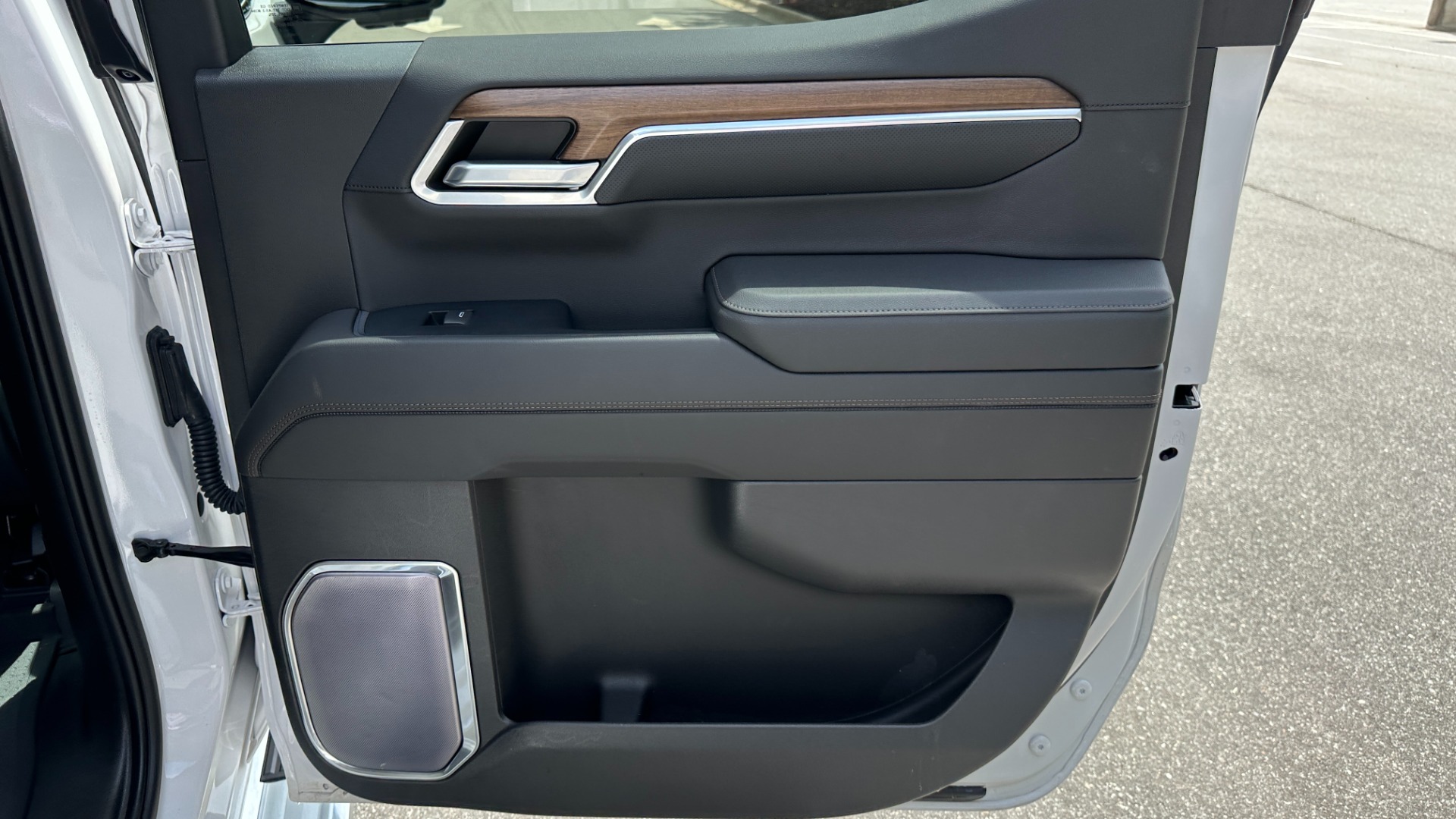 Used 2022 Chevrolet Silverado 1500 HIGH COUNTRY PREMIUM / PEARL PAINT / ADAPTIVE RIDE / MULTIFLEX TAIL GATE for sale $62,500 at Formula Imports in Charlotte NC 28227 41