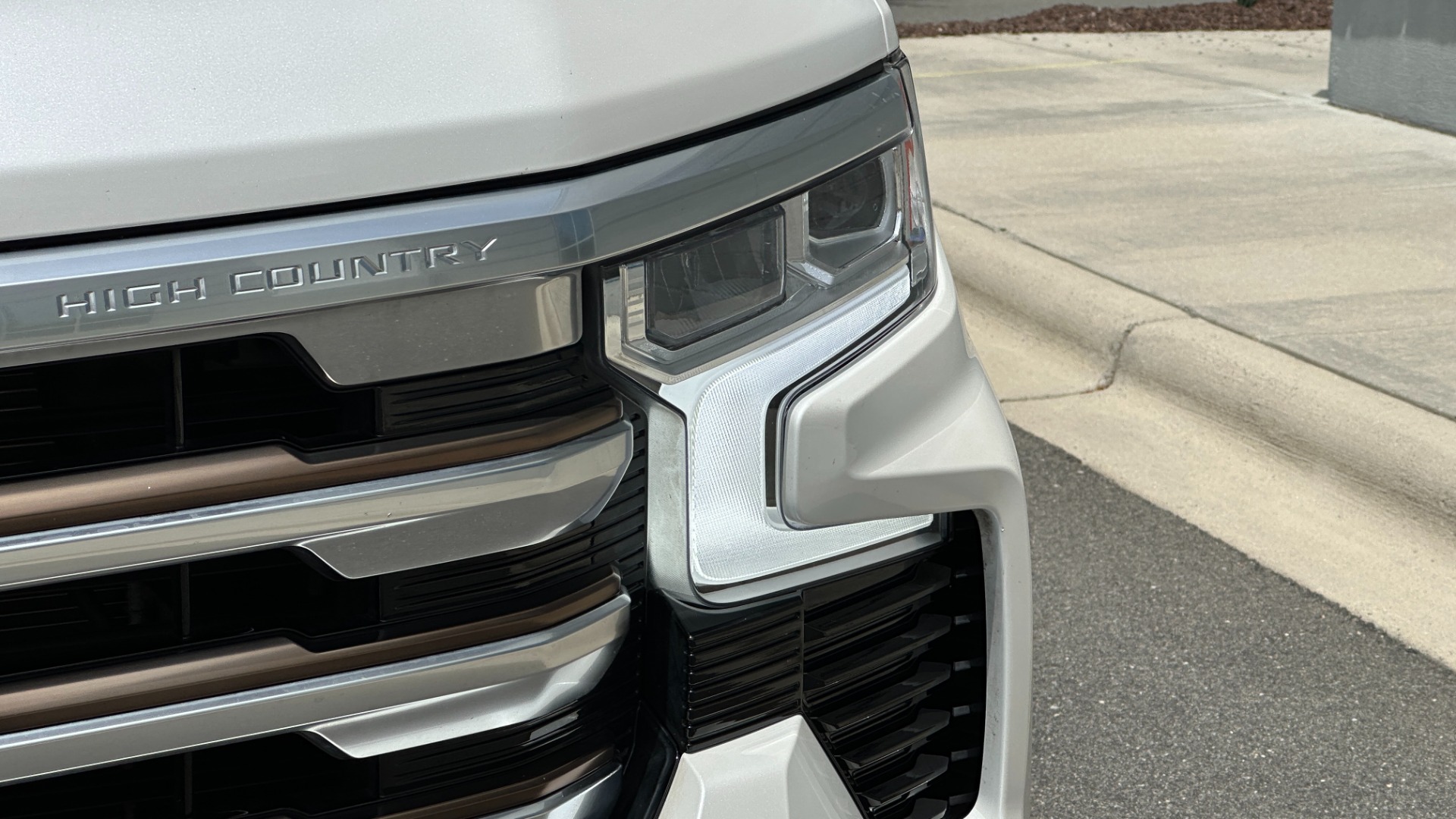 Used 2022 Chevrolet Silverado 1500 HIGH COUNTRY PREMIUM / PEARL PAINT / ADAPTIVE RIDE / MULTIFLEX TAIL GATE for sale $62,500 at Formula Imports in Charlotte NC 28227 48