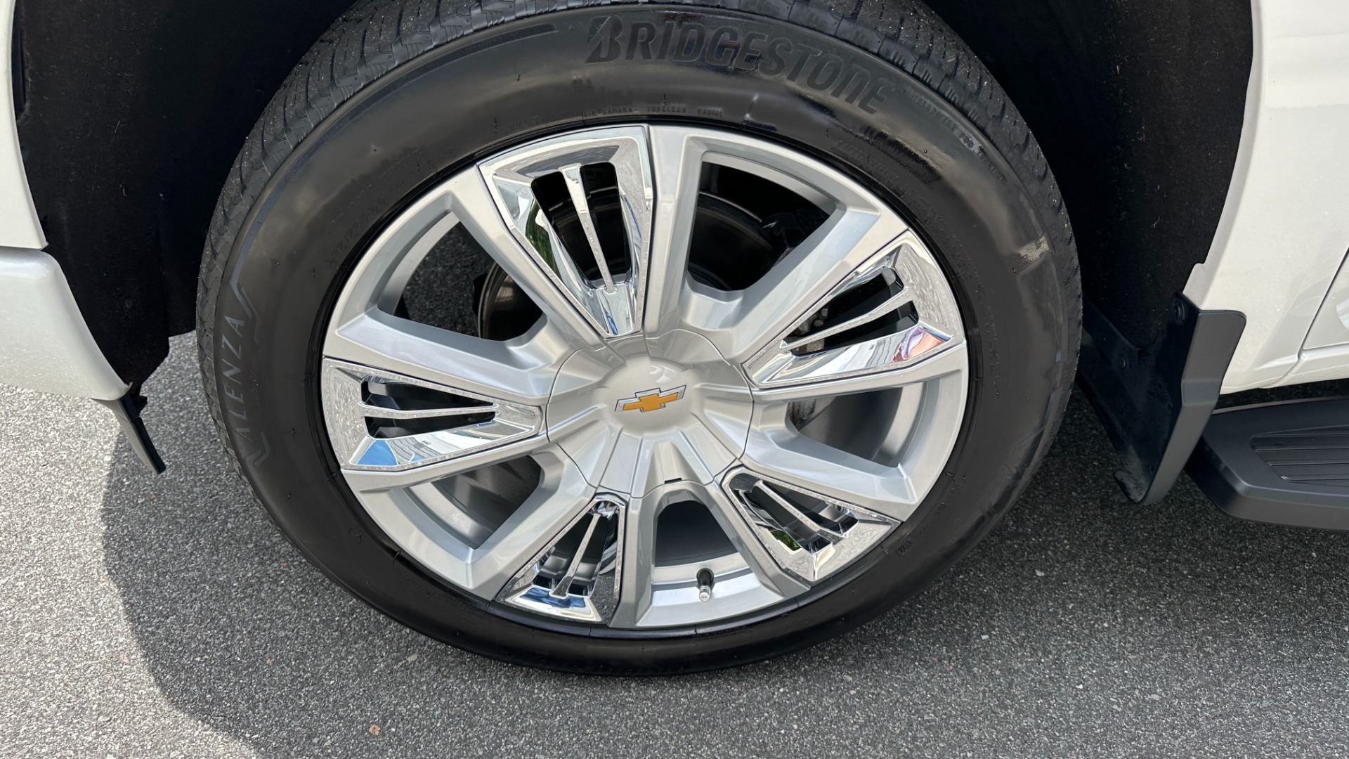 Used 2022 Chevrolet Silverado 1500 HIGH COUNTRY PREMIUM / PEARL PAINT / ADAPTIVE RIDE / MULTIFLEX TAIL GATE for sale $62,500 at Formula Imports in Charlotte NC 28227 50