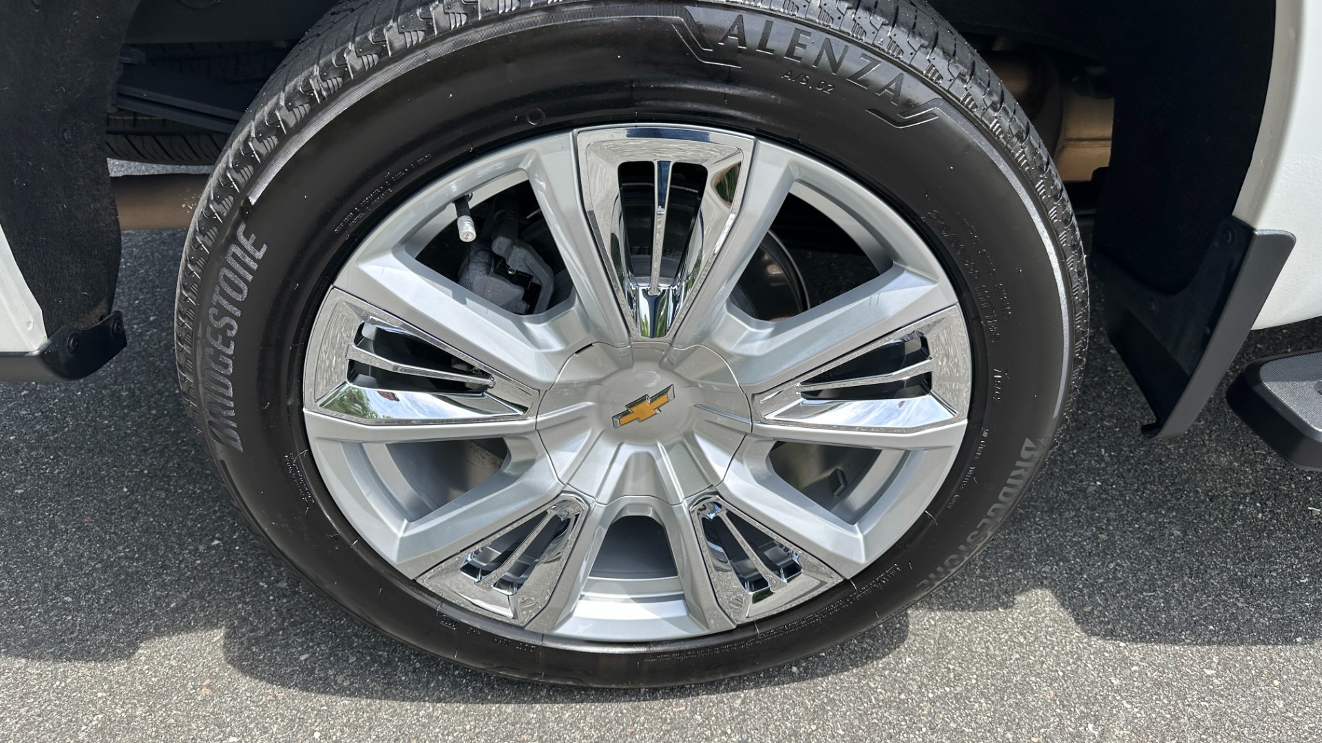 Used 2022 Chevrolet Silverado 1500 HIGH COUNTRY PREMIUM / PEARL PAINT / ADAPTIVE RIDE / MULTIFLEX TAIL GATE for sale $62,500 at Formula Imports in Charlotte NC 28227 52