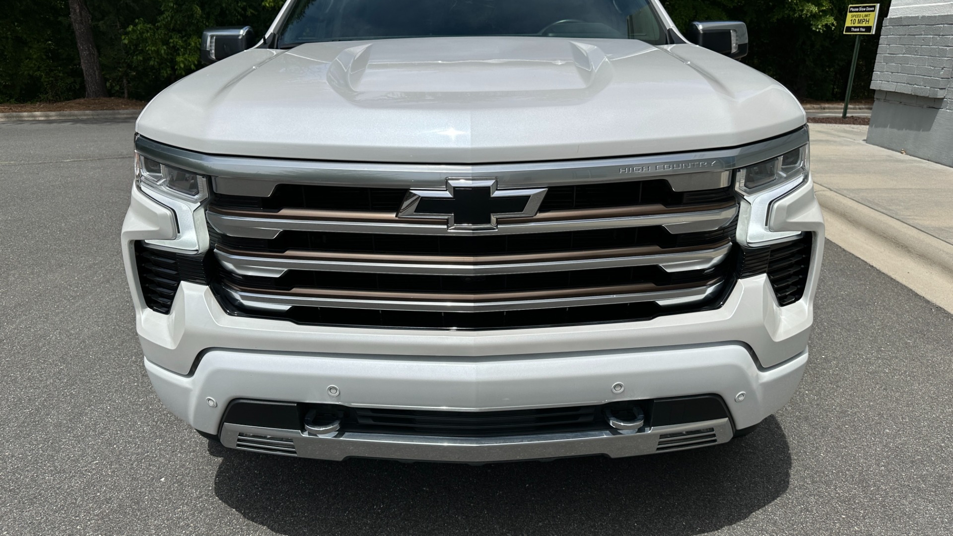 Used 2022 Chevrolet Silverado 1500 HIGH COUNTRY PREMIUM / PEARL PAINT / ADAPTIVE RIDE / MULTIFLEX TAIL GATE for sale $62,500 at Formula Imports in Charlotte NC 28227 6