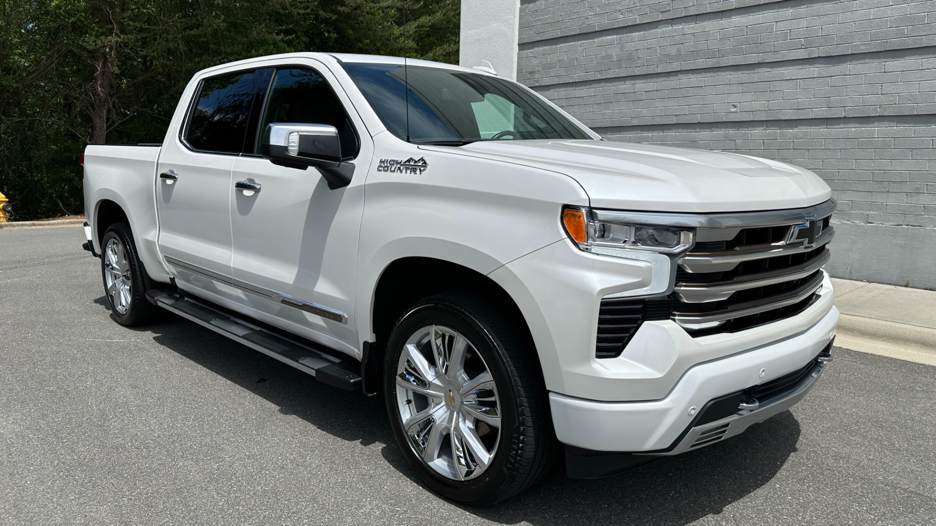 Used 2022 Chevrolet Silverado 1500 HIGH COUNTRY PREMIUM / PEARL PAINT / ADAPTIVE RIDE / MULTIFLEX TAIL GATE for sale Sold at Formula Imports in Charlotte NC 28227 7