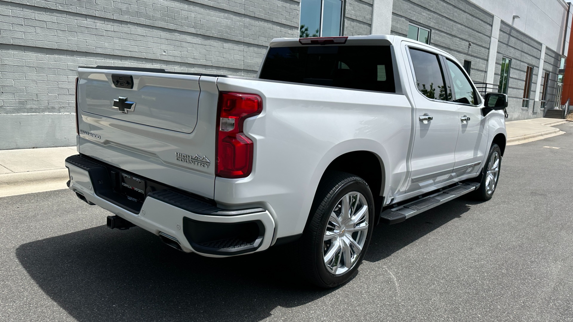 Used 2022 Chevrolet Silverado 1500 HIGH COUNTRY PREMIUM / PEARL PAINT / ADAPTIVE RIDE / MULTIFLEX TAIL GATE for sale Sold at Formula Imports in Charlotte NC 28227 9