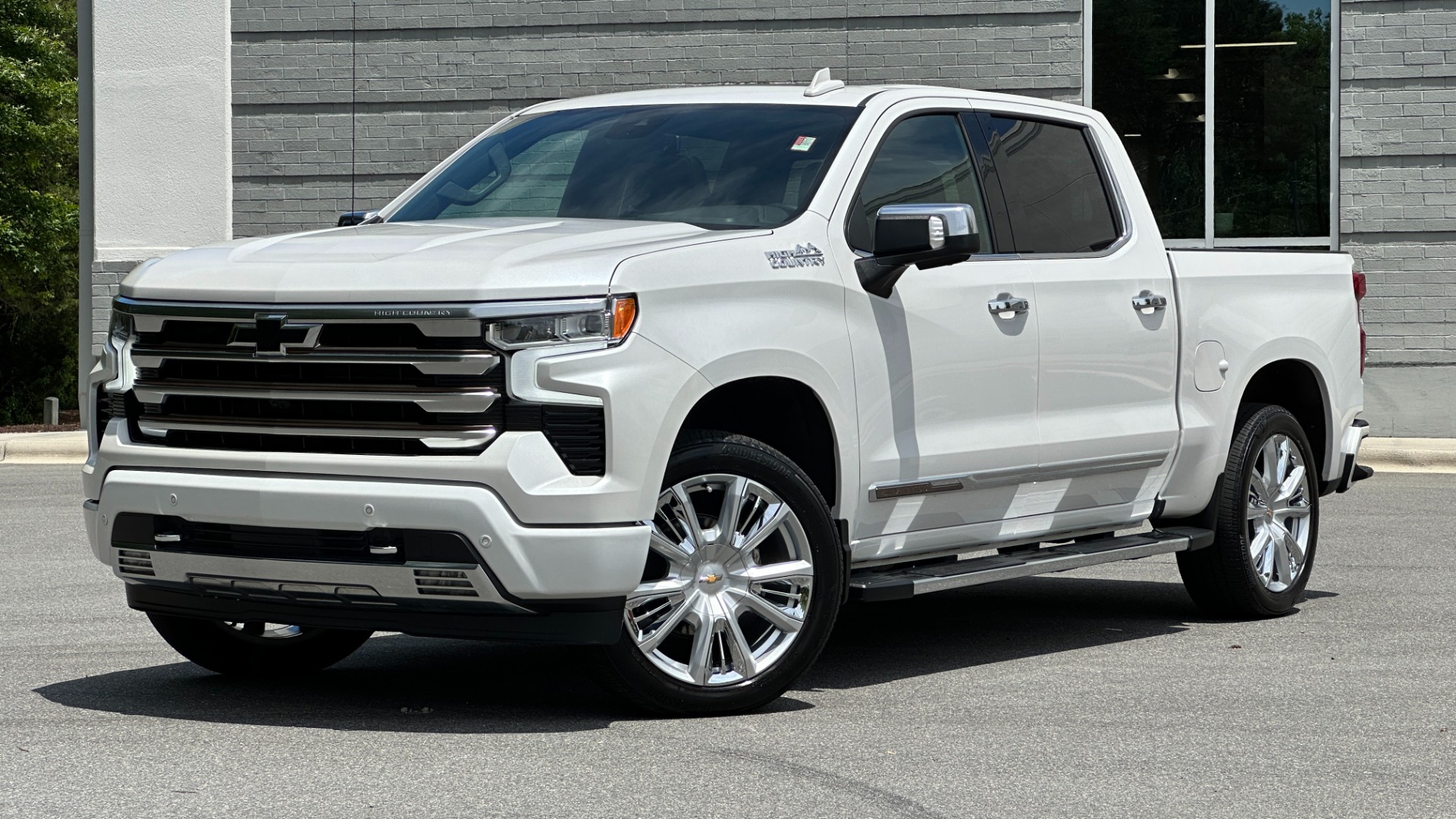 Used 2022 Chevrolet Silverado 1500 HIGH COUNTRY PREMIUM / PEARL PAINT / ADAPTIVE RIDE / MULTIFLEX TAIL GATE for sale Sold at Formula Imports in Charlotte NC 28227 1