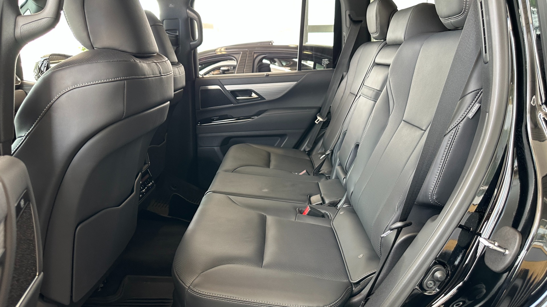 Used 2023 Lexus LX LX 600 F SPORT / MARK LEVINSON / HEIGHT CONTROL / CROSS BARS for sale $138,499 at Formula Imports in Charlotte NC 28227 26