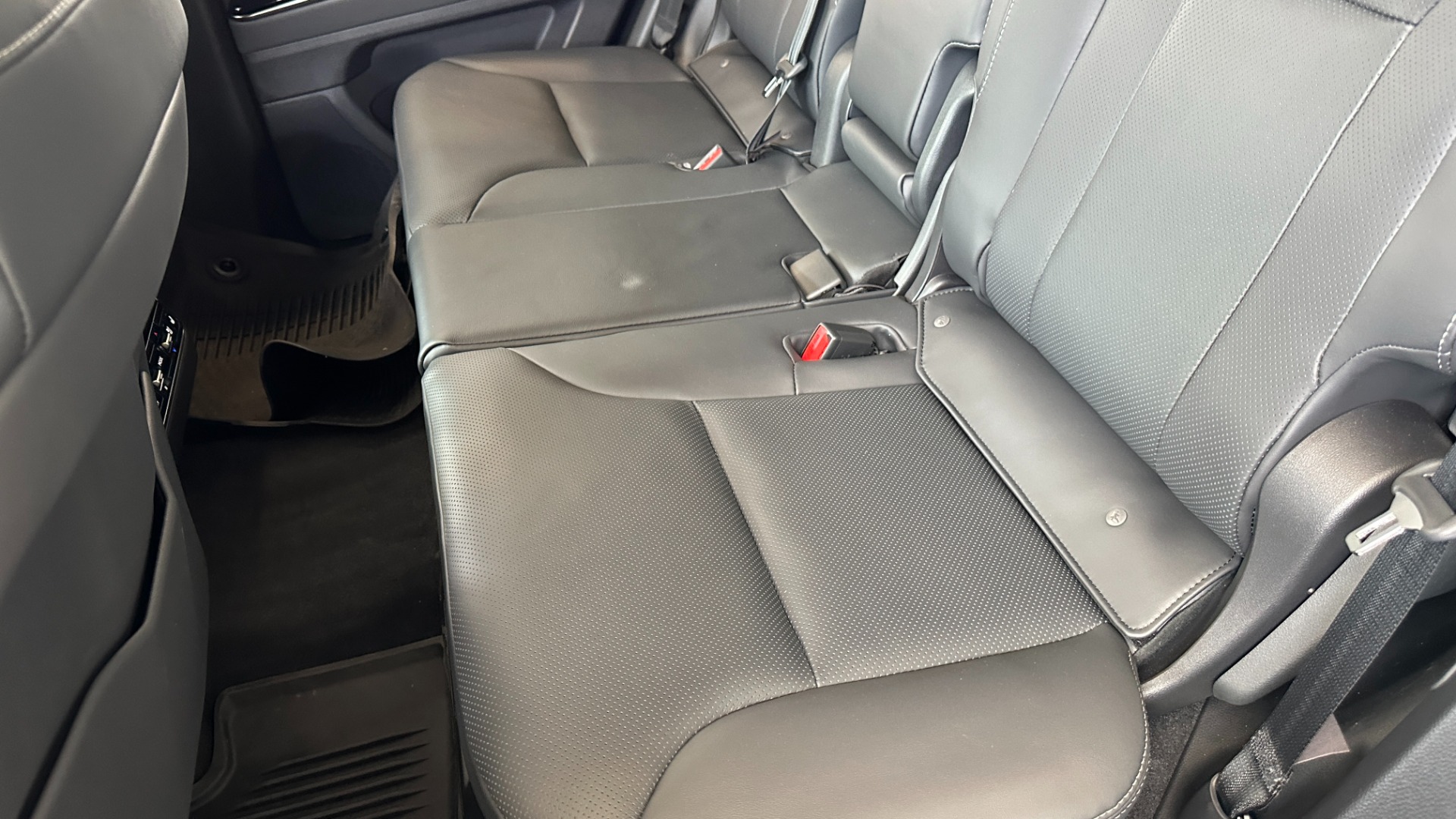 Used 2023 Lexus LX LX 600 F SPORT / MARK LEVINSON / HEIGHT CONTROL / CROSS BARS for sale Sold at Formula Imports in Charlotte NC 28227 28