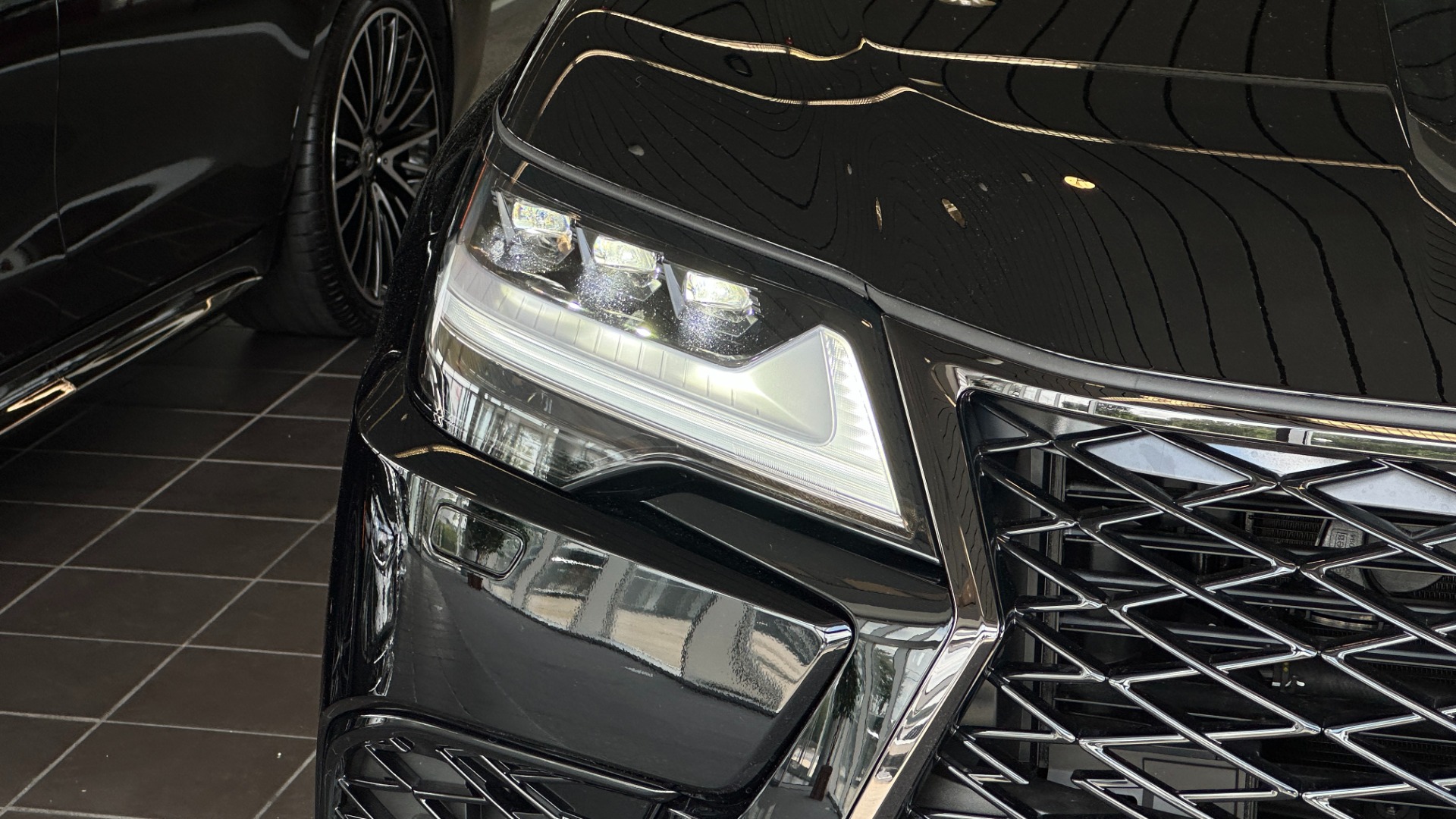 Used 2023 Lexus LX LX 600 F SPORT / MARK LEVINSON / HEIGHT CONTROL / CROSS BARS for sale $138,499 at Formula Imports in Charlotte NC 28227 52