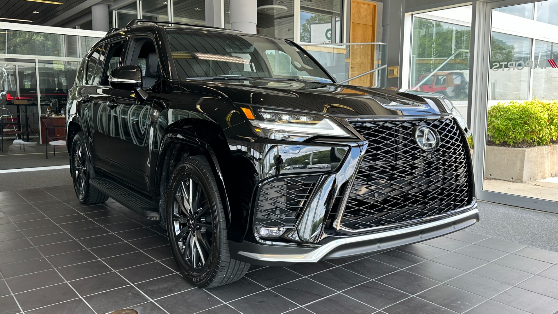 Used 2023 Lexus LX LX 600 F SPORT / MARK LEVINSON / HEIGHT CONTROL / CROSS BARS for sale $138,499 at Formula Imports in Charlotte NC 28227 6