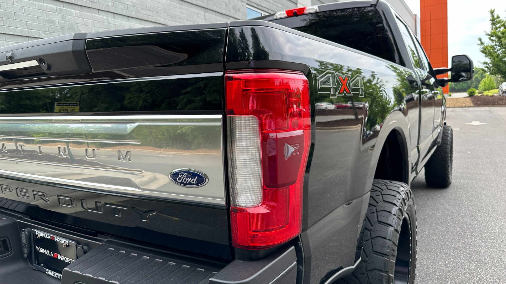 Used 2017 Ford Super Duty F-250 SRW PLATINUM / FABTECH LIFT / FUEL WHEELS / PANORAMIC ROOF / ROCK LIGHTS for sale Sold at Formula Imports in Charlotte NC 28227 43