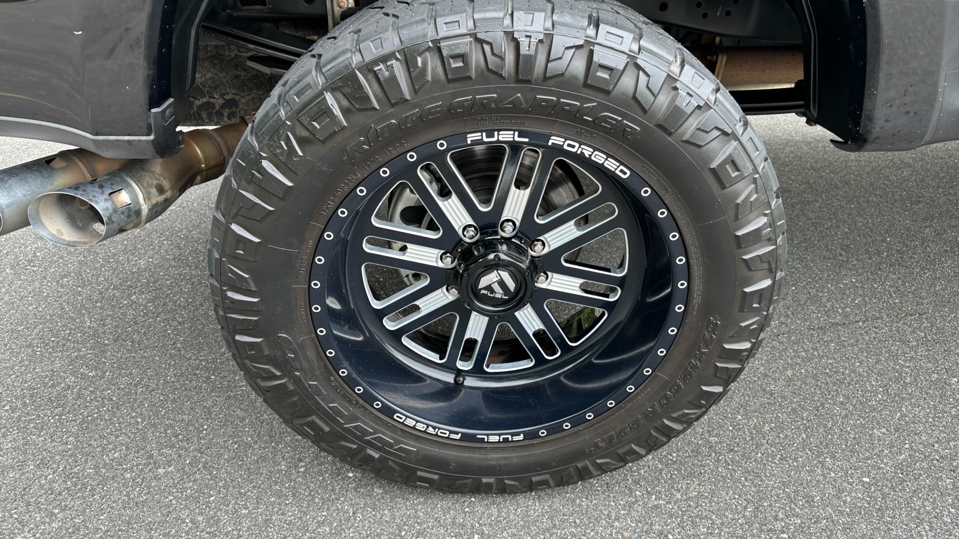 Used 2017 Ford Super Duty F-250 SRW PLATINUM / FABTECH LIFT / FUEL WHEELS / PANORAMIC ROOF / ROCK LIGHTS for sale Sold at Formula Imports in Charlotte NC 28227 53