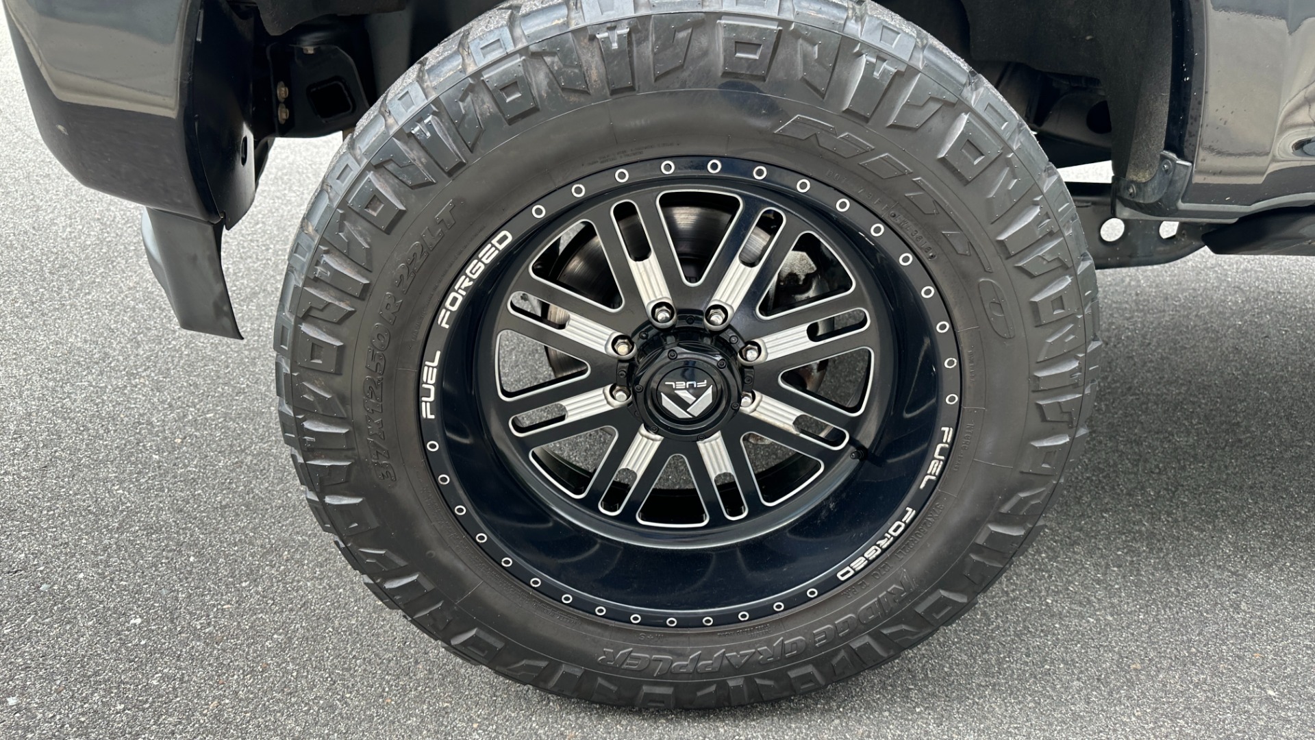 Used 2017 Ford Super Duty F-250 SRW PLATINUM / FABTECH LIFT / FUEL WHEELS / PANORAMIC ROOF / ROCK LIGHTS for sale Sold at Formula Imports in Charlotte NC 28227 54