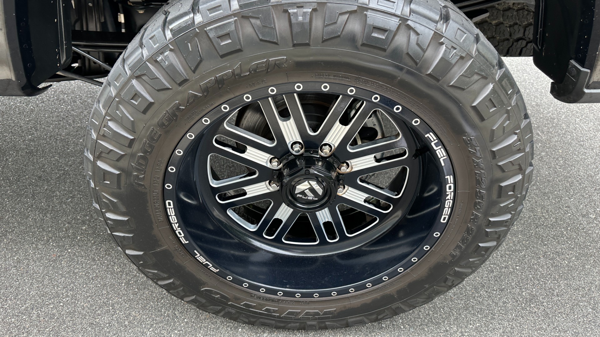Used 2017 Ford Super Duty F-250 SRW PLATINUM / FABTECH LIFT / FUEL WHEELS / PANORAMIC ROOF / ROCK LIGHTS for sale Sold at Formula Imports in Charlotte NC 28227 55