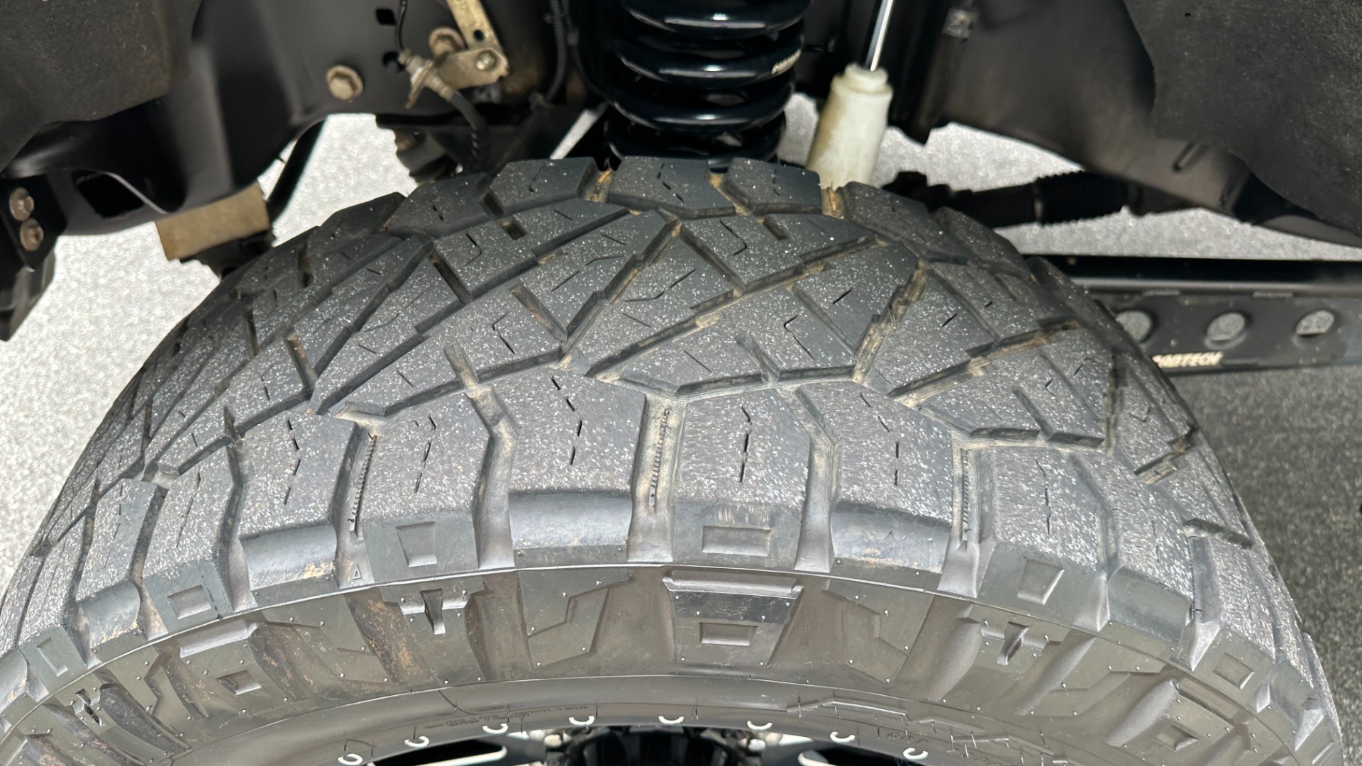 Used 2017 Ford Super Duty F-250 SRW PLATINUM / FABTECH LIFT / FUEL WHEELS / PANORAMIC ROOF / ROCK LIGHTS for sale Sold at Formula Imports in Charlotte NC 28227 59