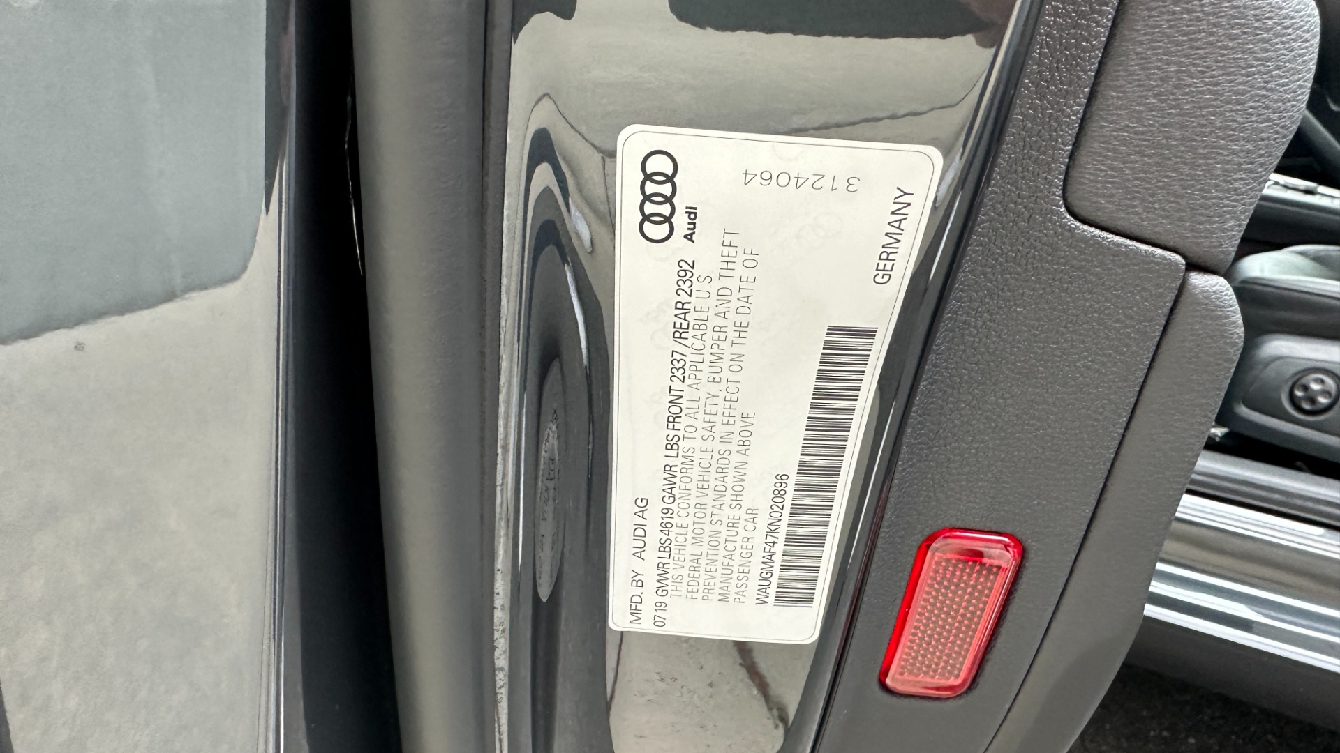 Used 2019 Audi A4 PREMIUM / AUDI BEAM RINGS / AUDI GUARD / LEATHER for sale Sold at Formula Imports in Charlotte NC 28227 14