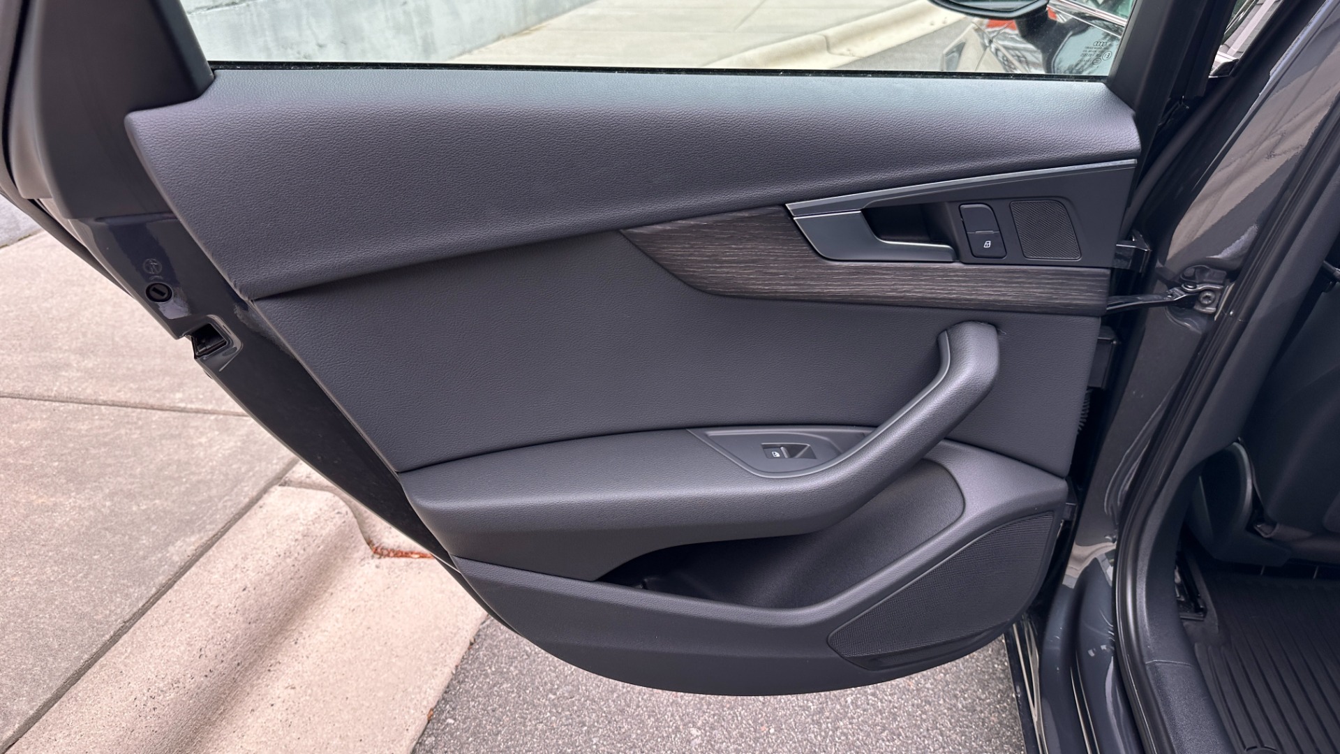 Used 2019 Audi A4 PREMIUM / AUDI BEAM RINGS / AUDI GUARD / LEATHER for sale $28,250 at Formula Imports in Charlotte NC 28227 22
