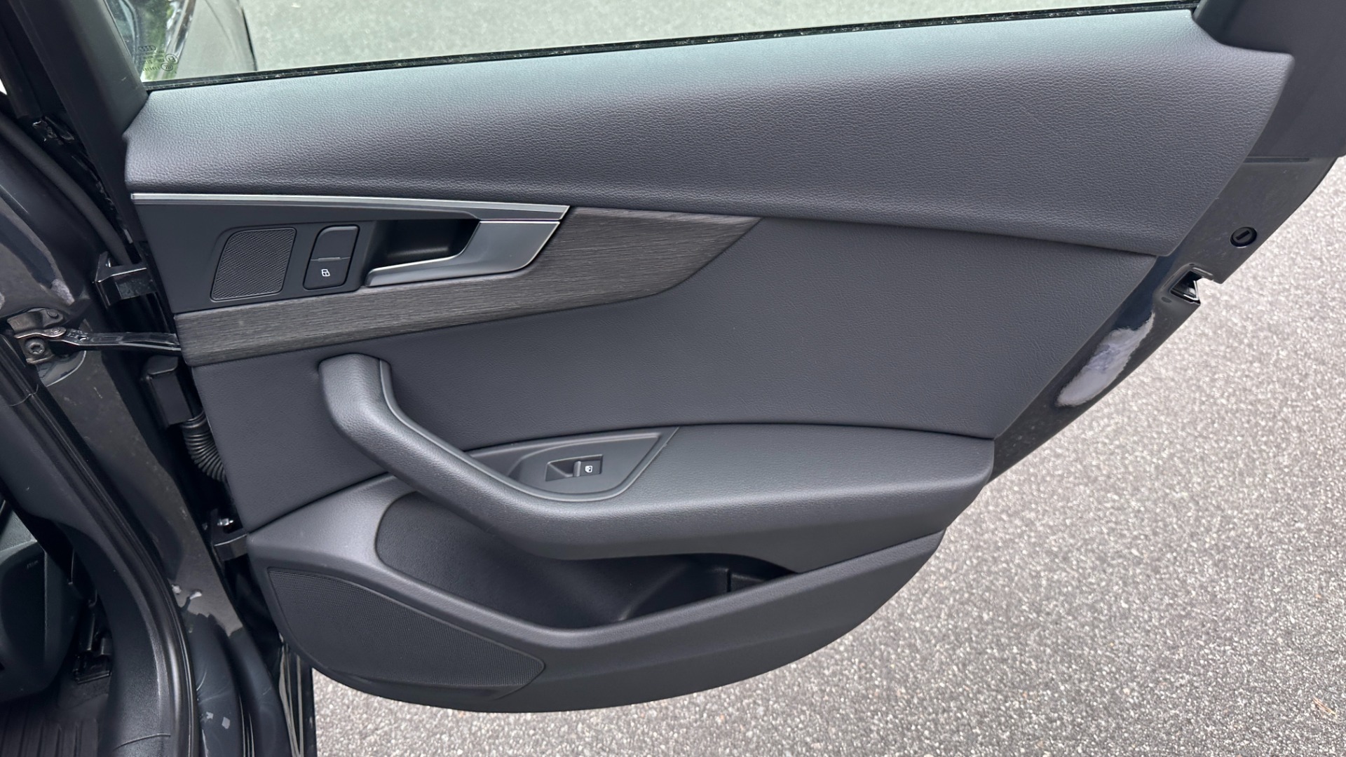 Used 2019 Audi A4 PREMIUM / AUDI BEAM RINGS / AUDI GUARD / LEATHER for sale $28,250 at Formula Imports in Charlotte NC 28227 27
