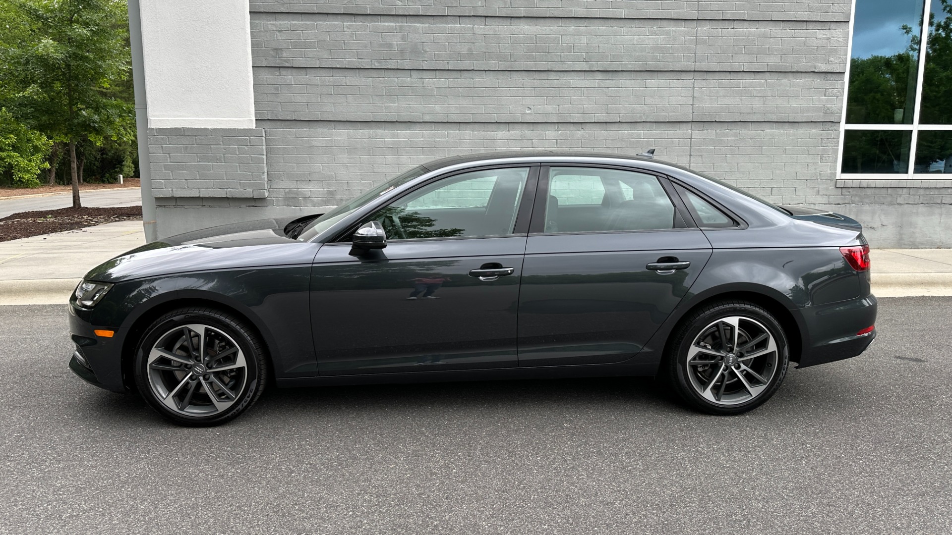 Used 2019 Audi A4 PREMIUM / AUDI BEAM RINGS / AUDI GUARD / LEATHER for sale $28,250 at Formula Imports in Charlotte NC 28227 3